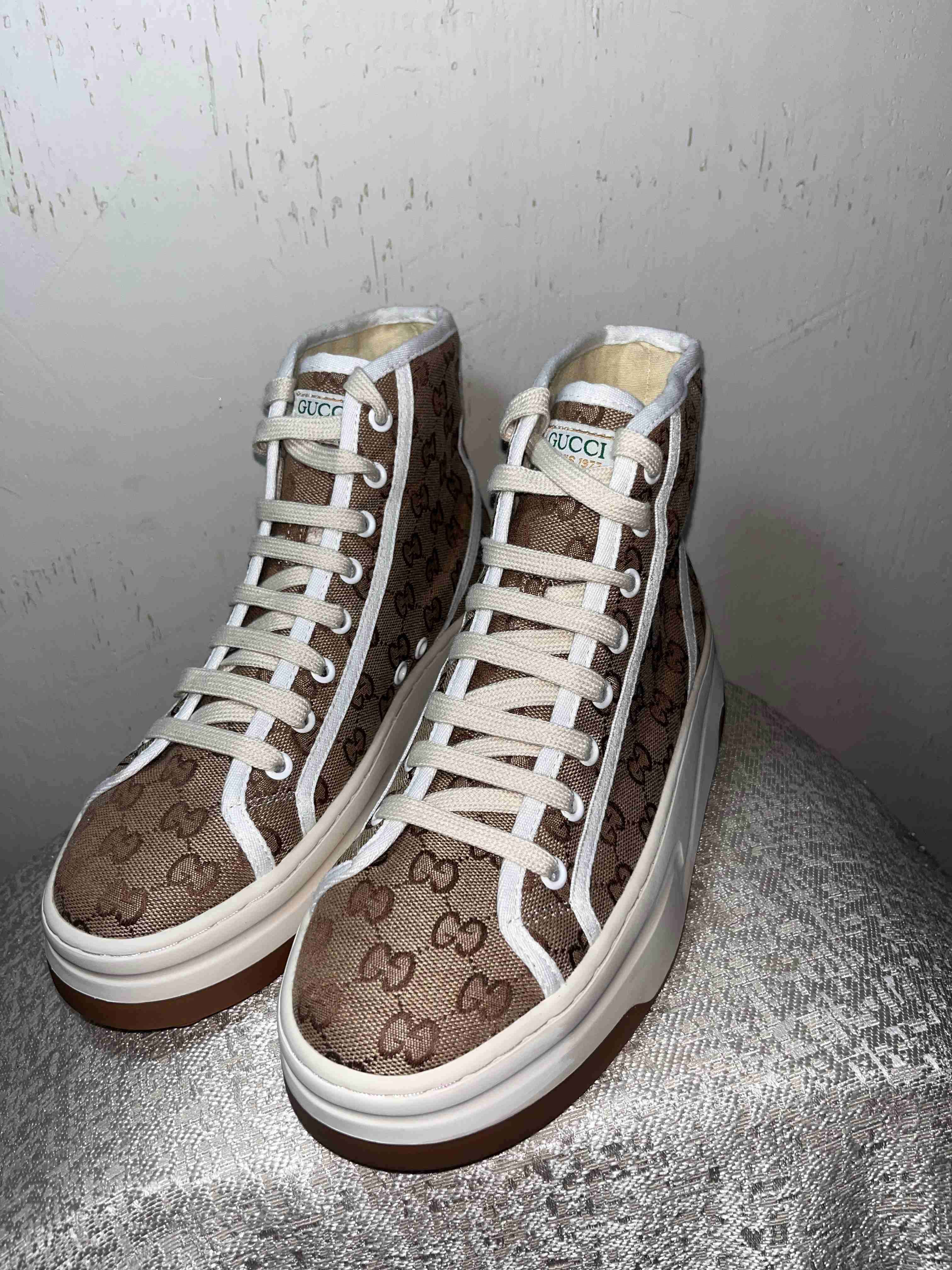 Zapatillas Gucci altas beige - miniatura 2