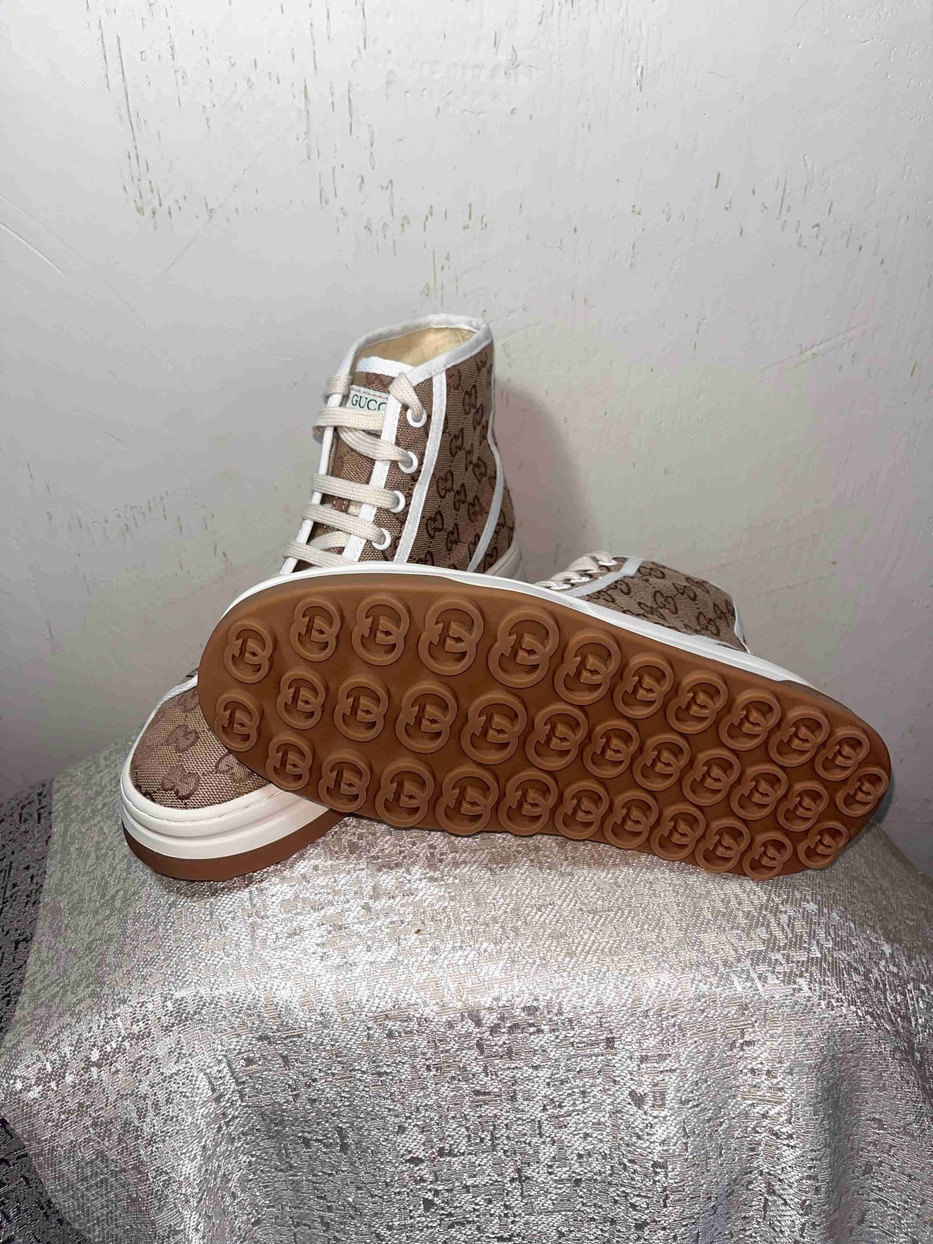 Zapatillas Gucci altas beige - miniatura 4