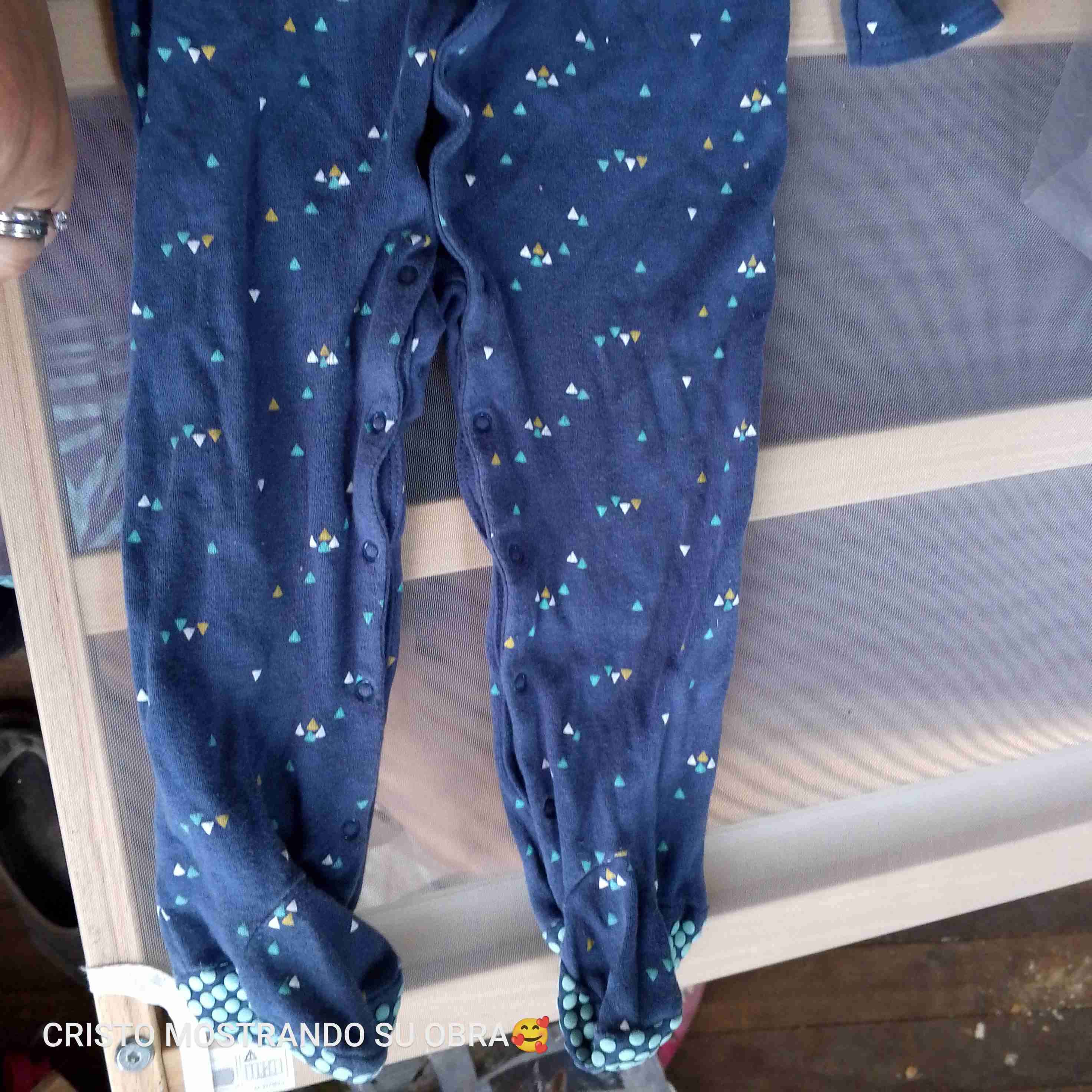 Pijama estampado para niño - miniatura 2