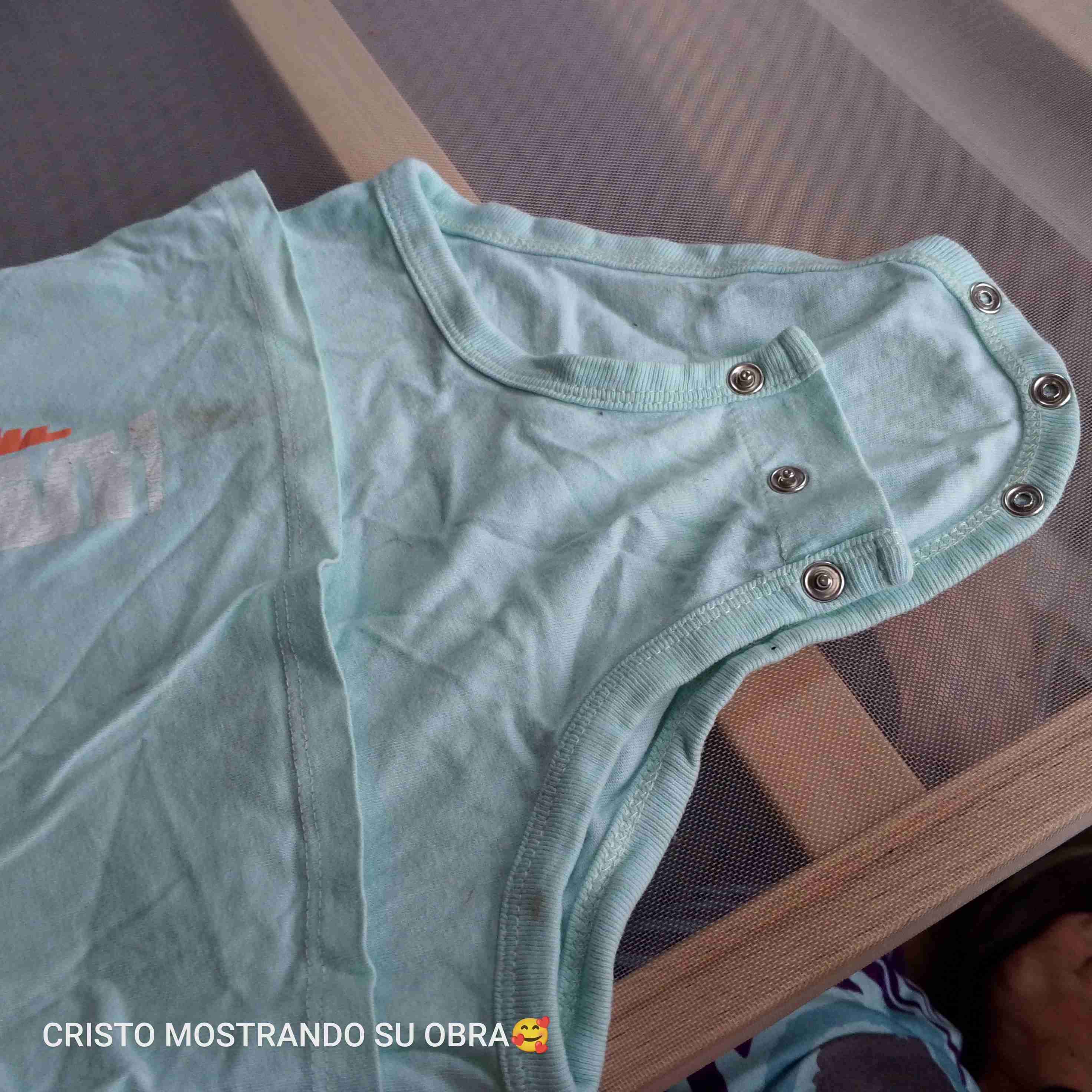 Polera verde infantil con diseño - miniatura 2