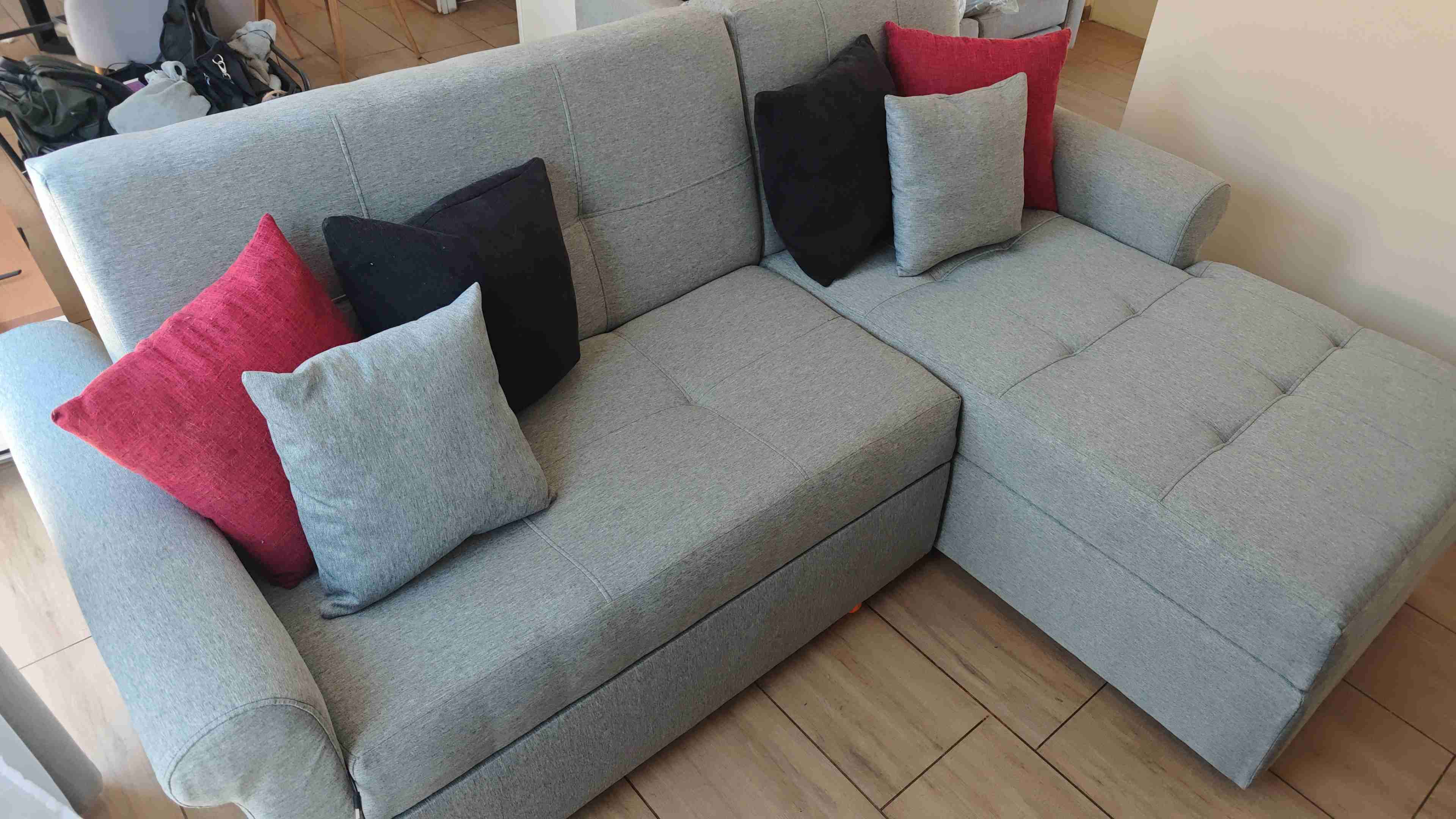 Sofá seccional gris - miniatura 3