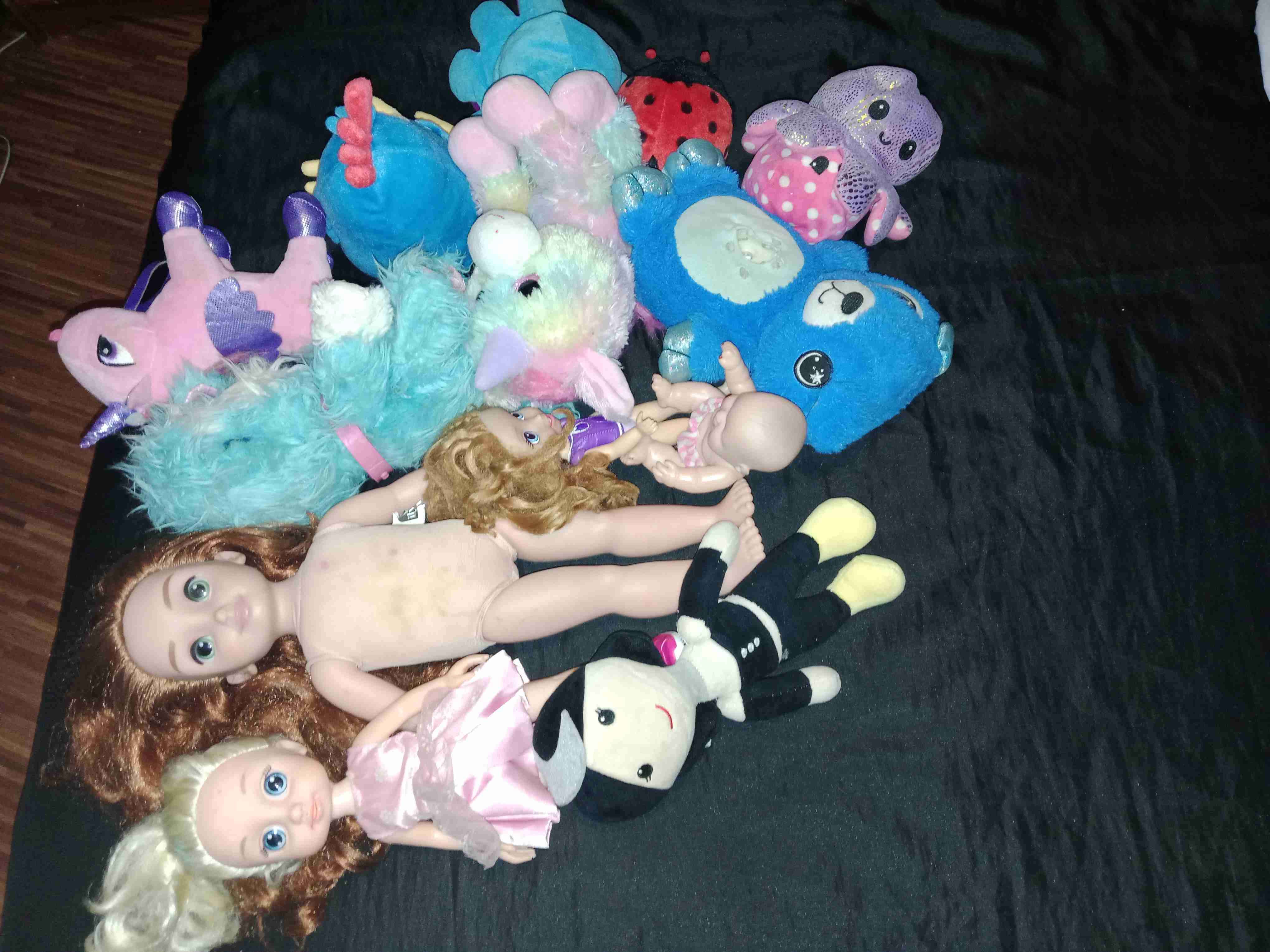 Lote de peluches y muñecas - miniatura 2