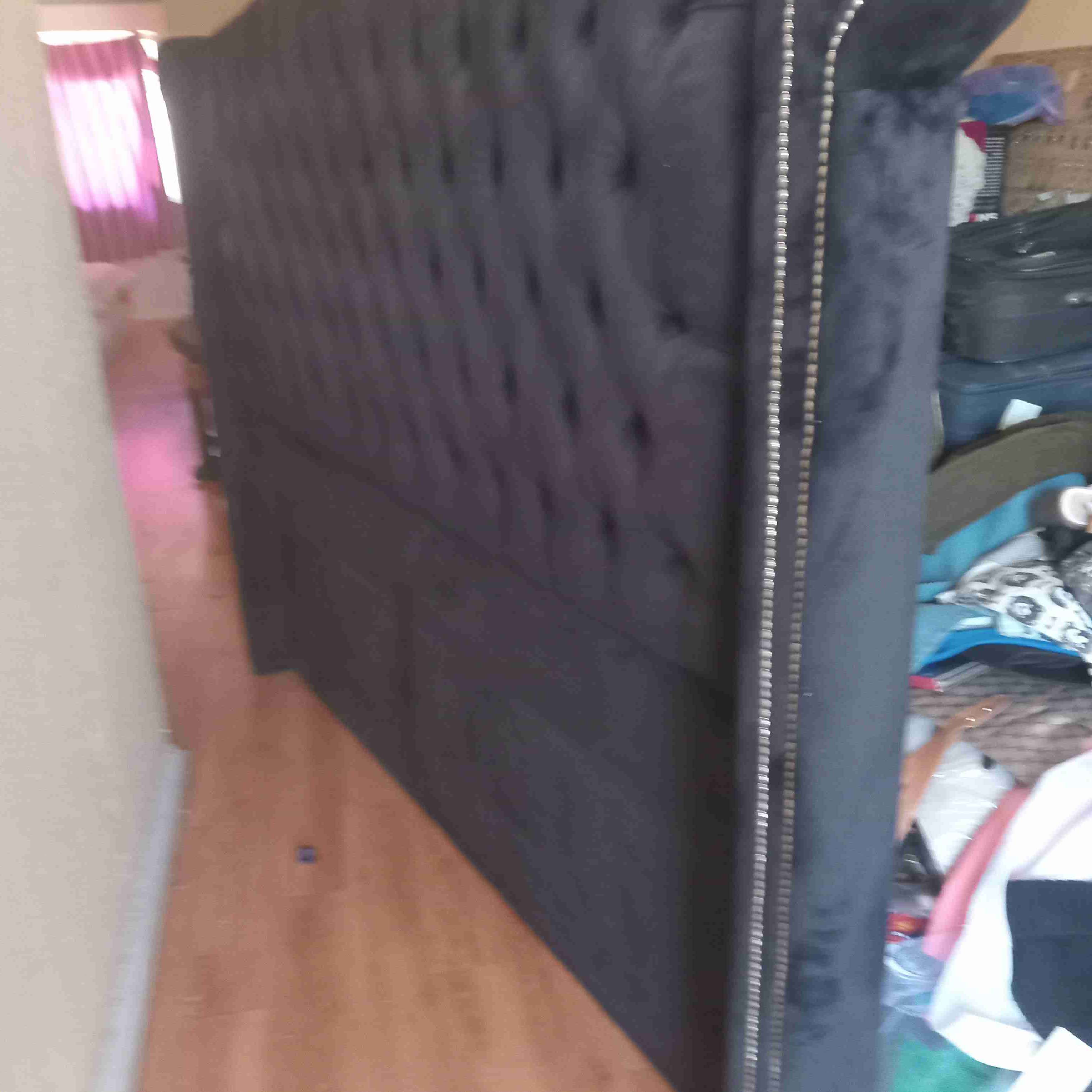 Cabecera de cama capitoné negra