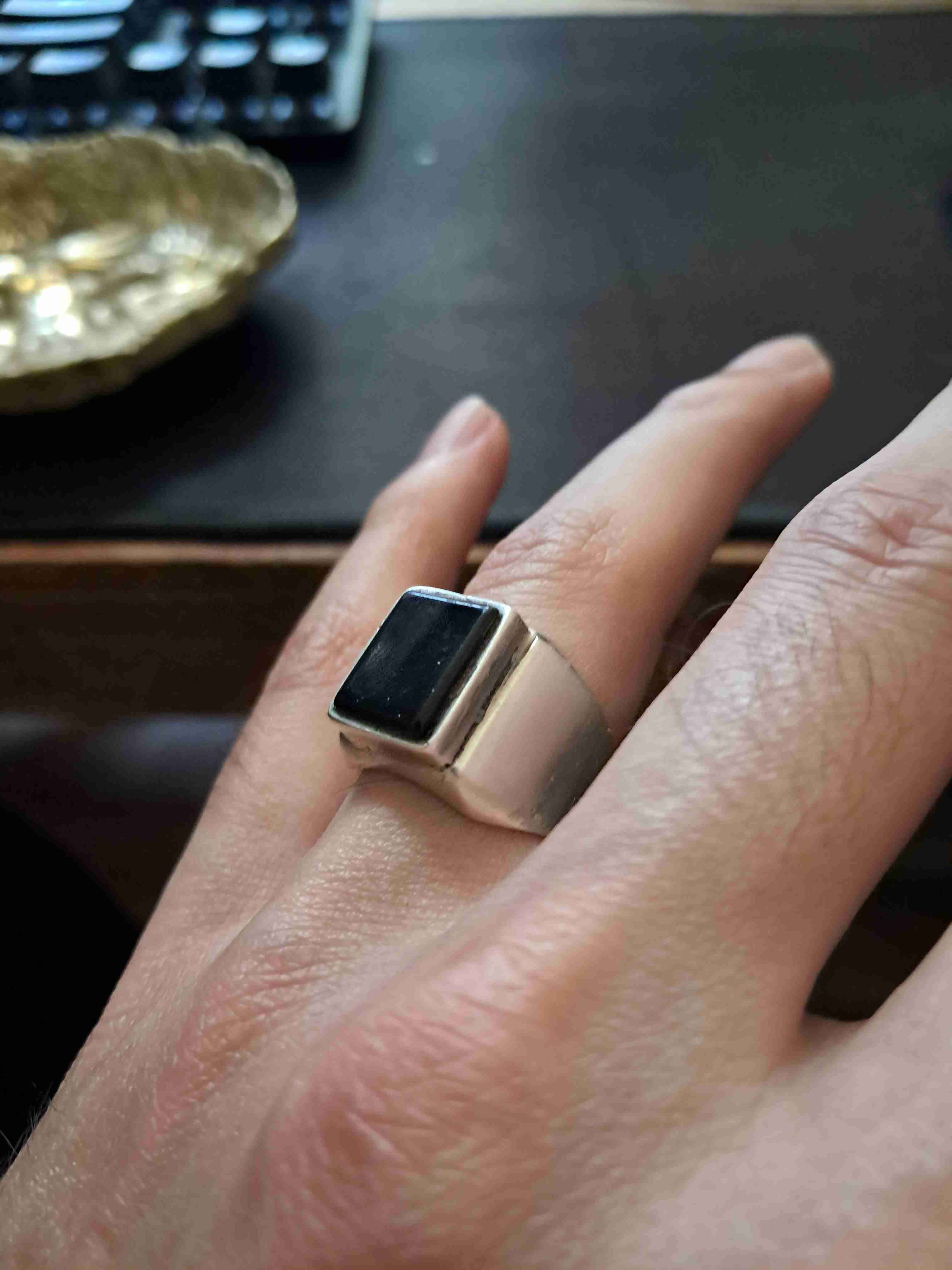 Anillo de plata con piedra negra - miniatura 2