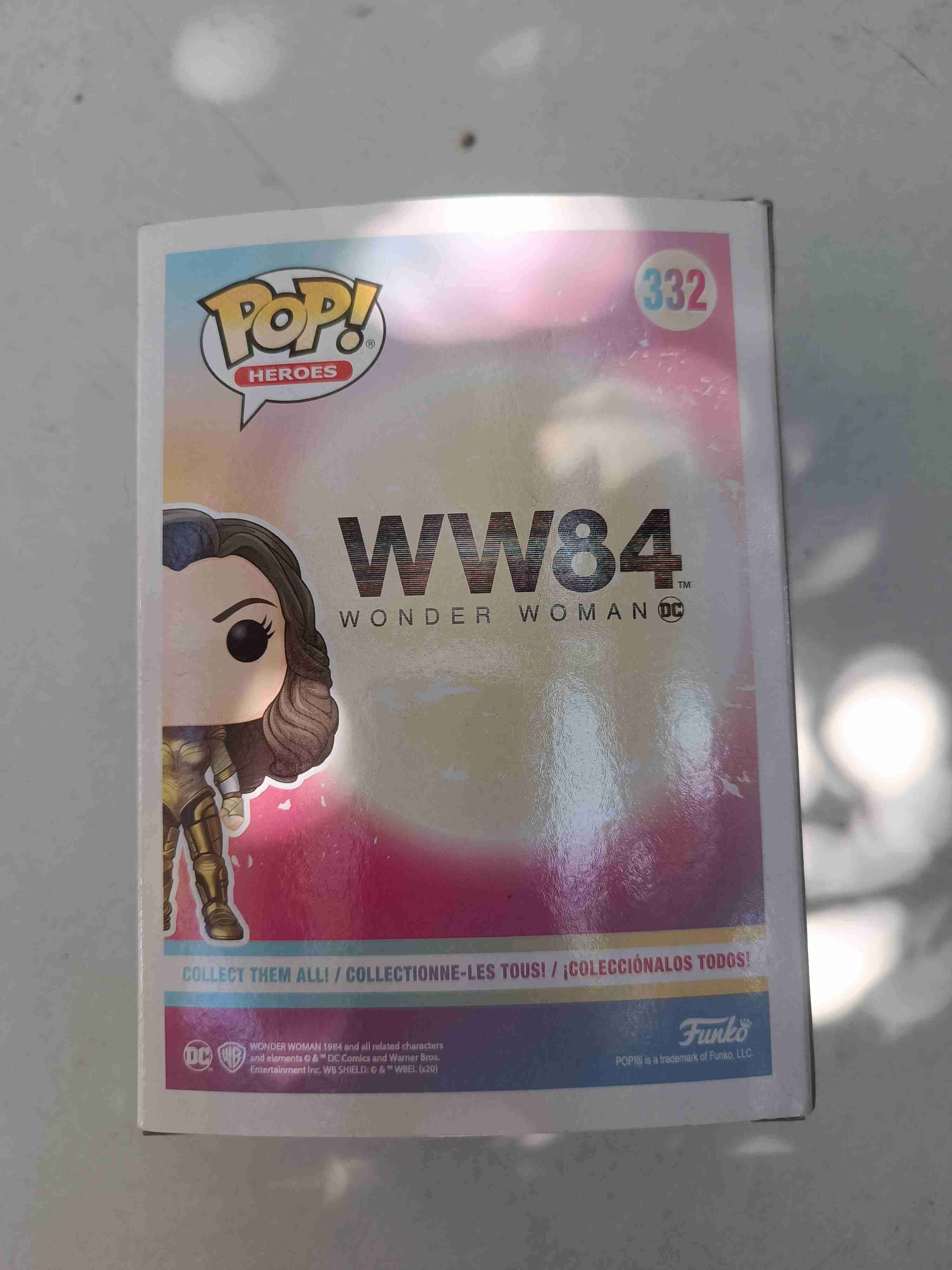 Figura Funko Pop Mujer Maravilla edición especial - miniatura 2