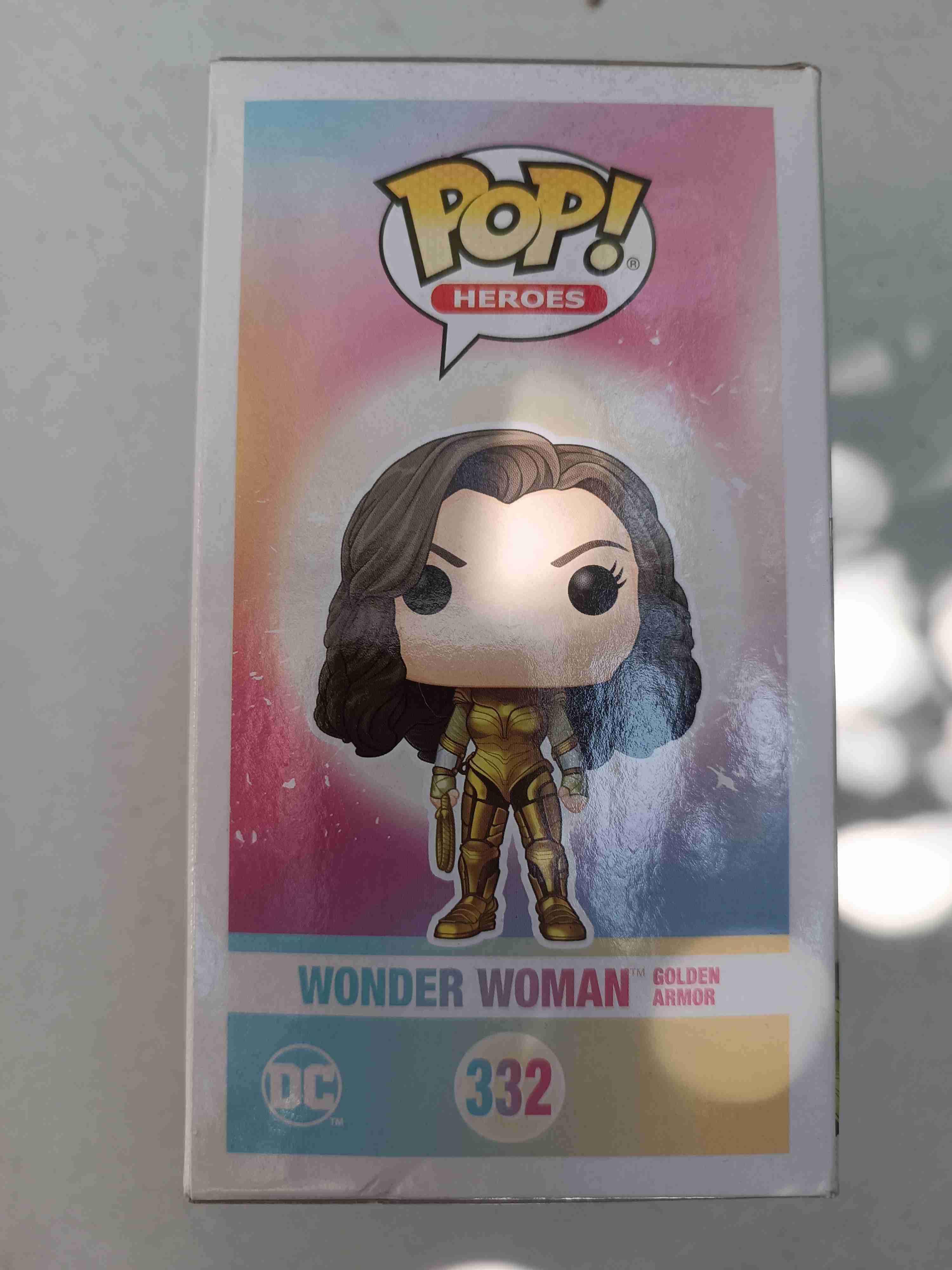 Figura Funko Pop Mujer Maravilla edición especial - miniatura 3