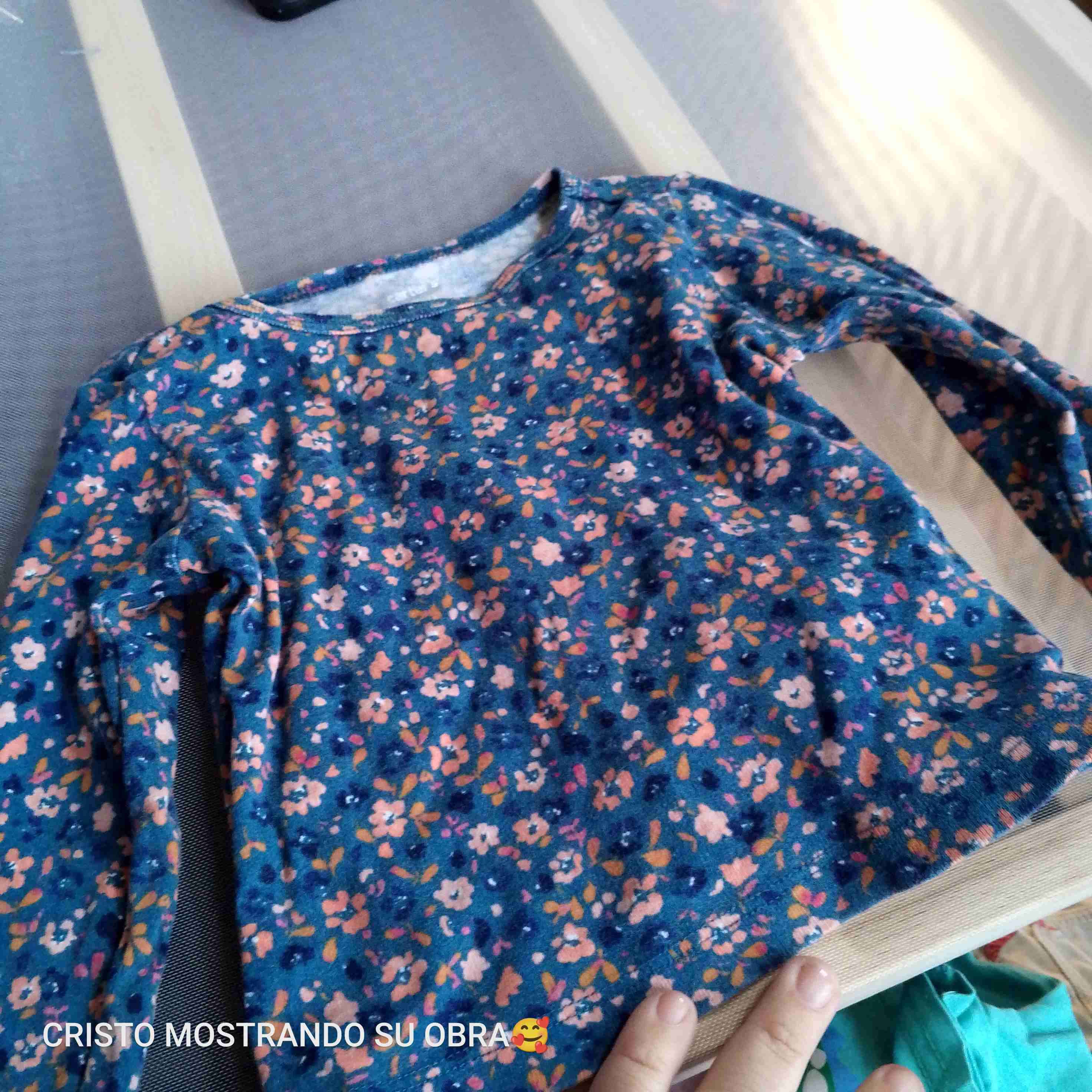 Polera de flores azul