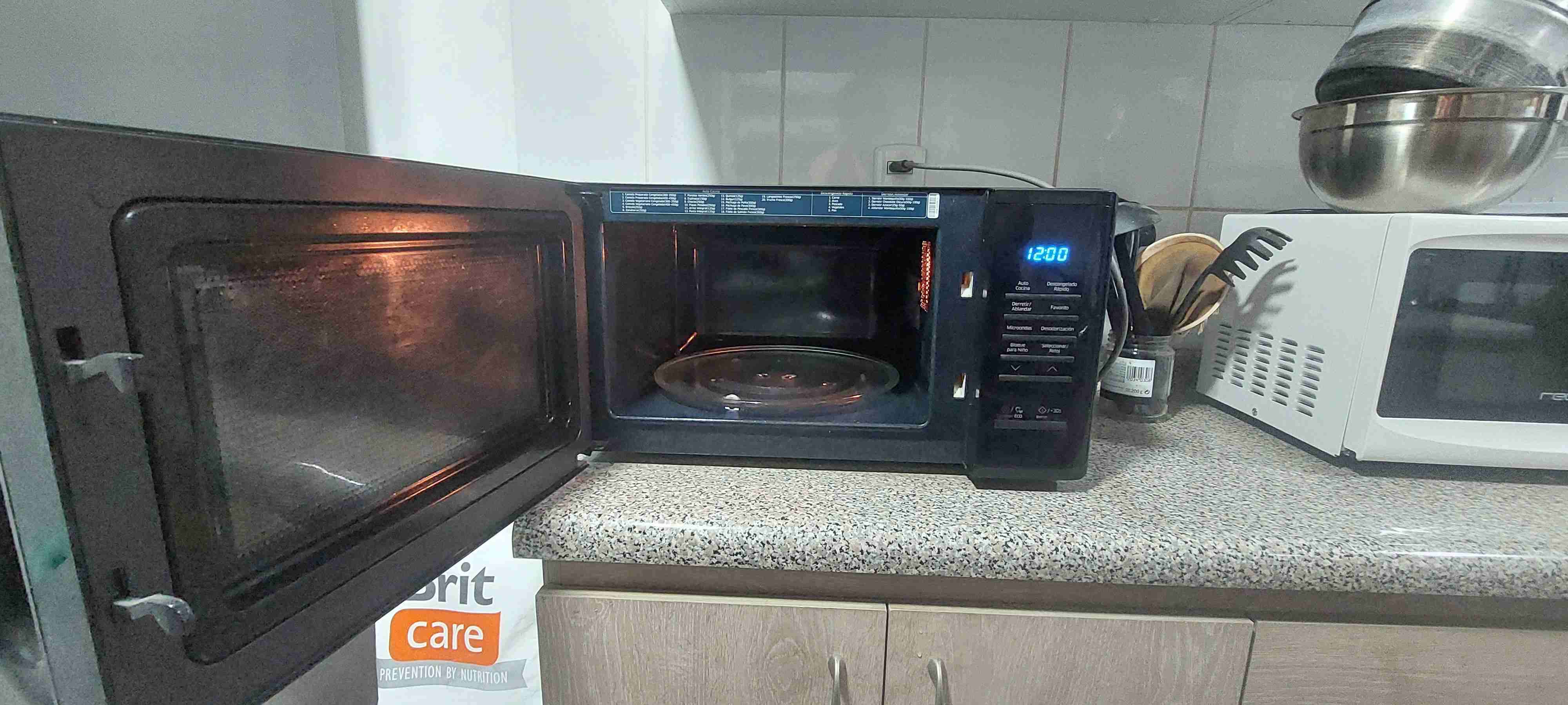 Microondas digital con grill,marca Samsung - miniatura 2