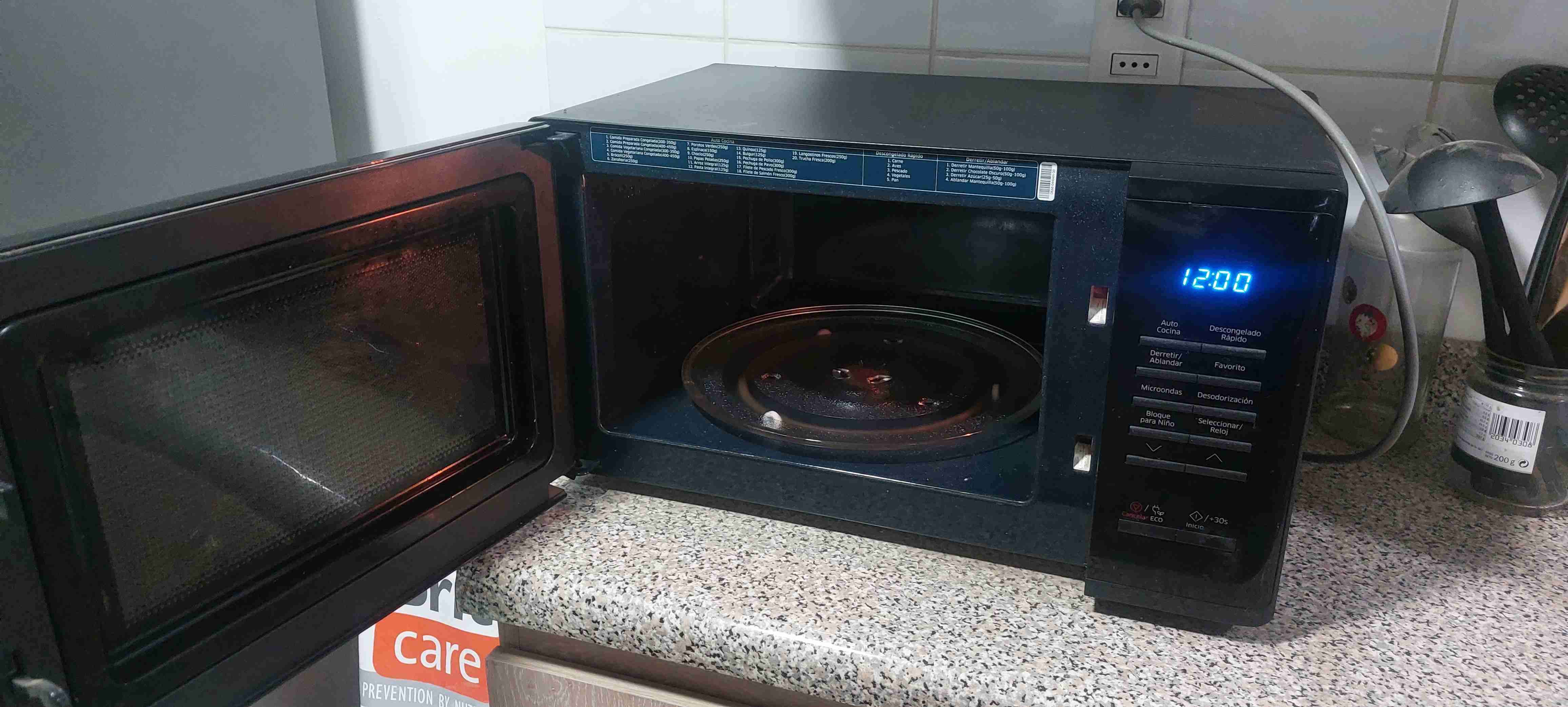 Microondas digital con grill,marca Samsung - miniatura 3