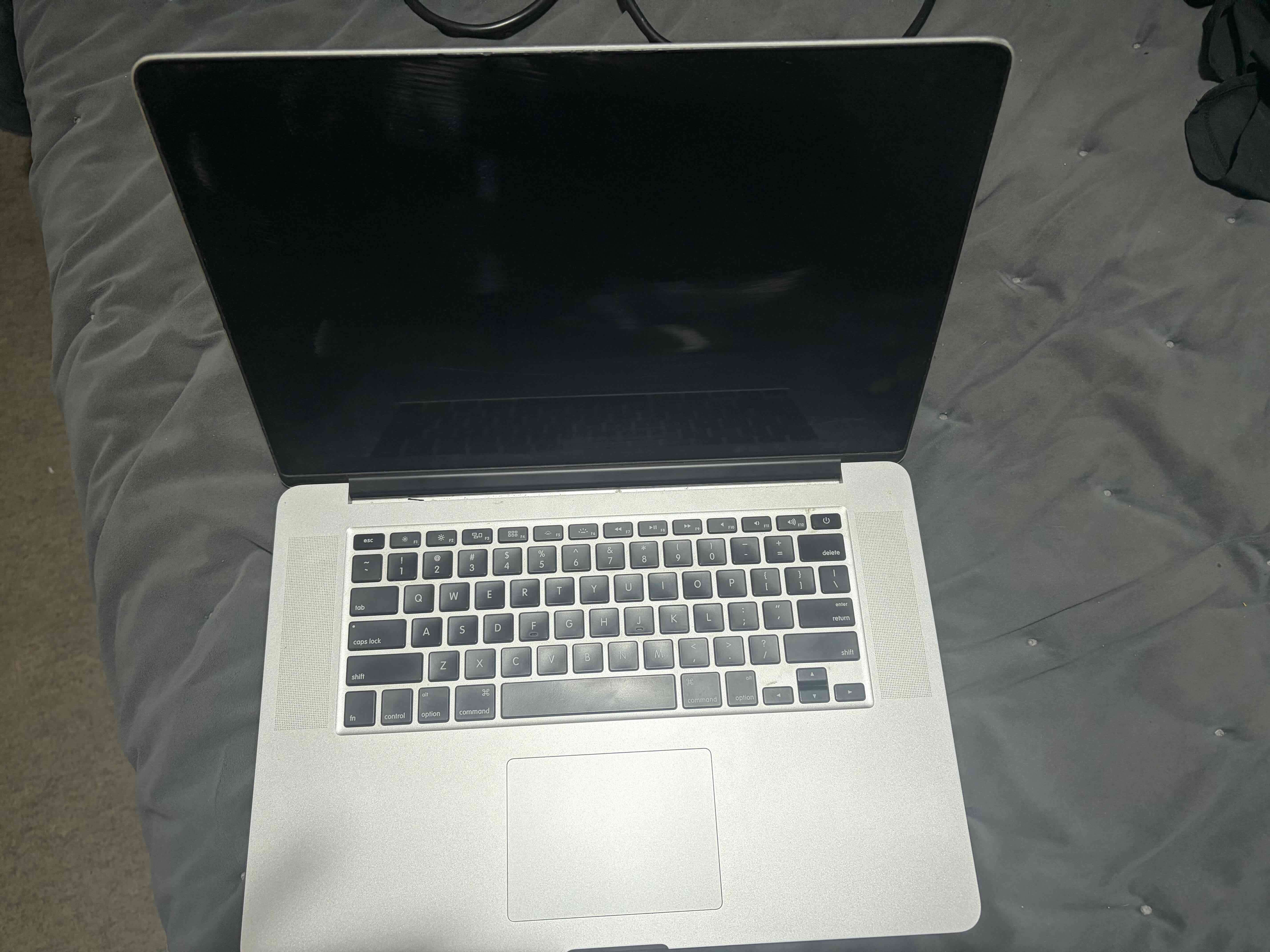 Laptop Apple en buen estado 2014 16RAM I7 - miniatura 2