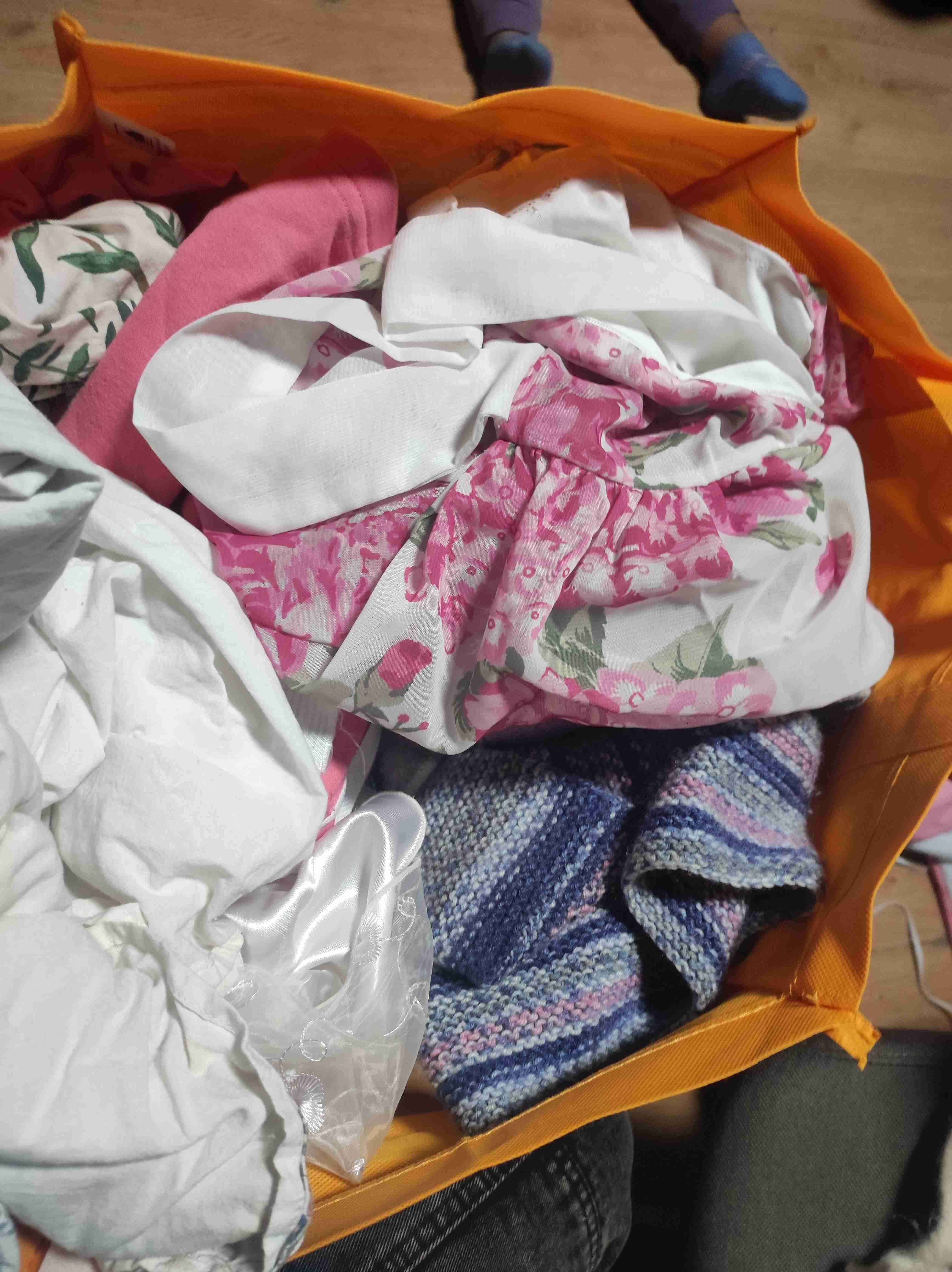 Lote de ropa variada