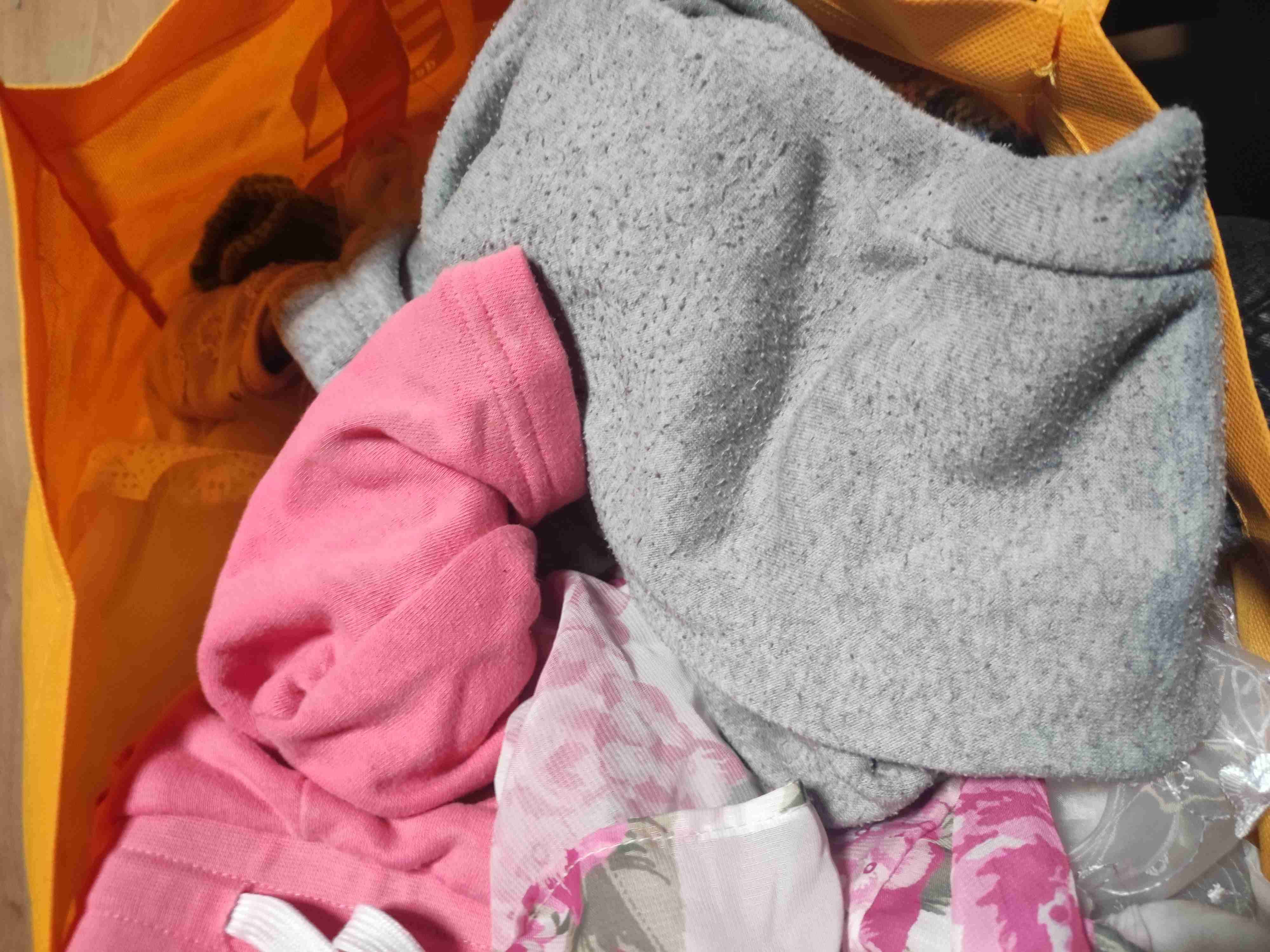 Lote de ropa variada - miniatura 2