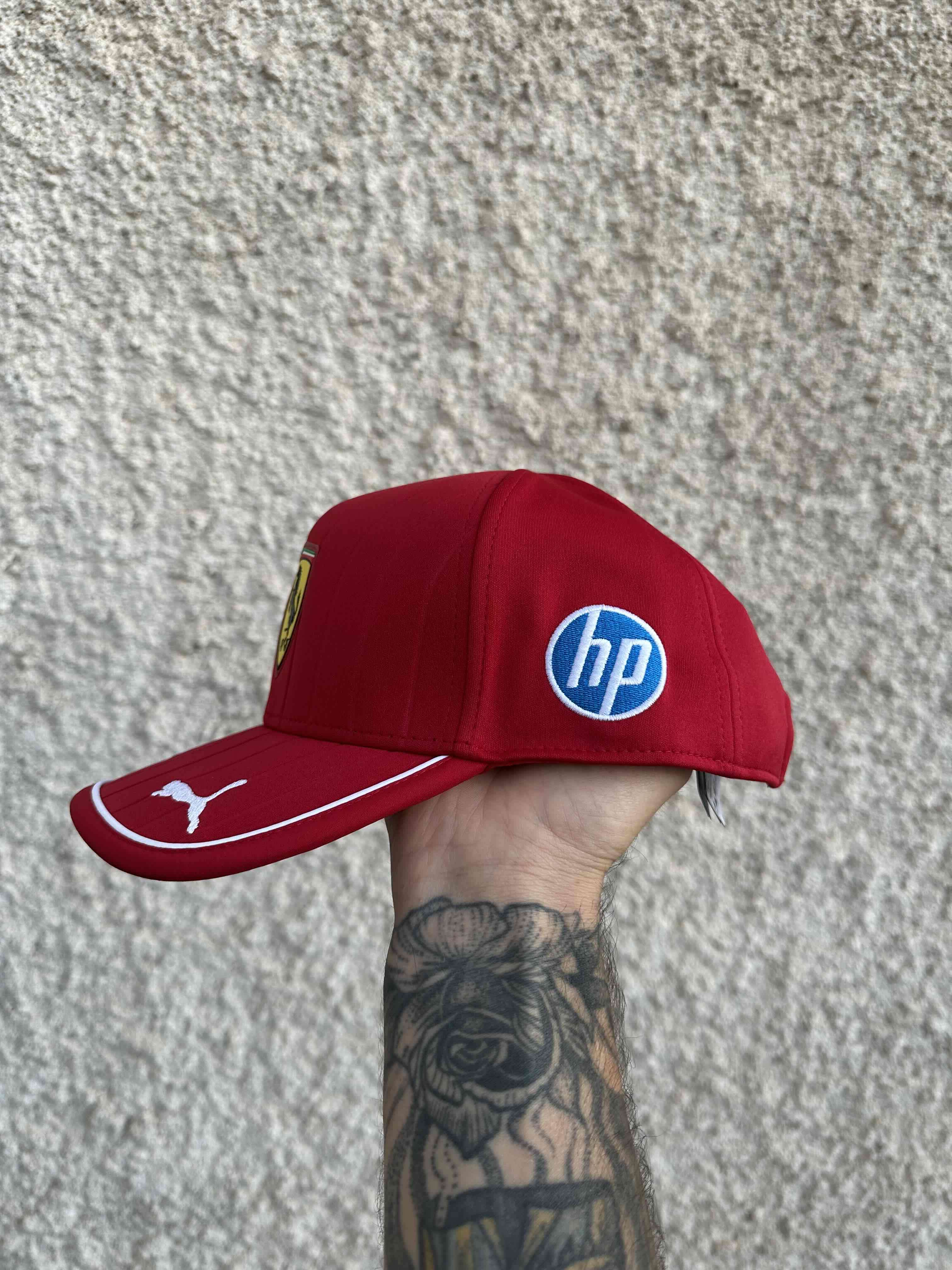 Gorra roja Ferrari - miniatura 5