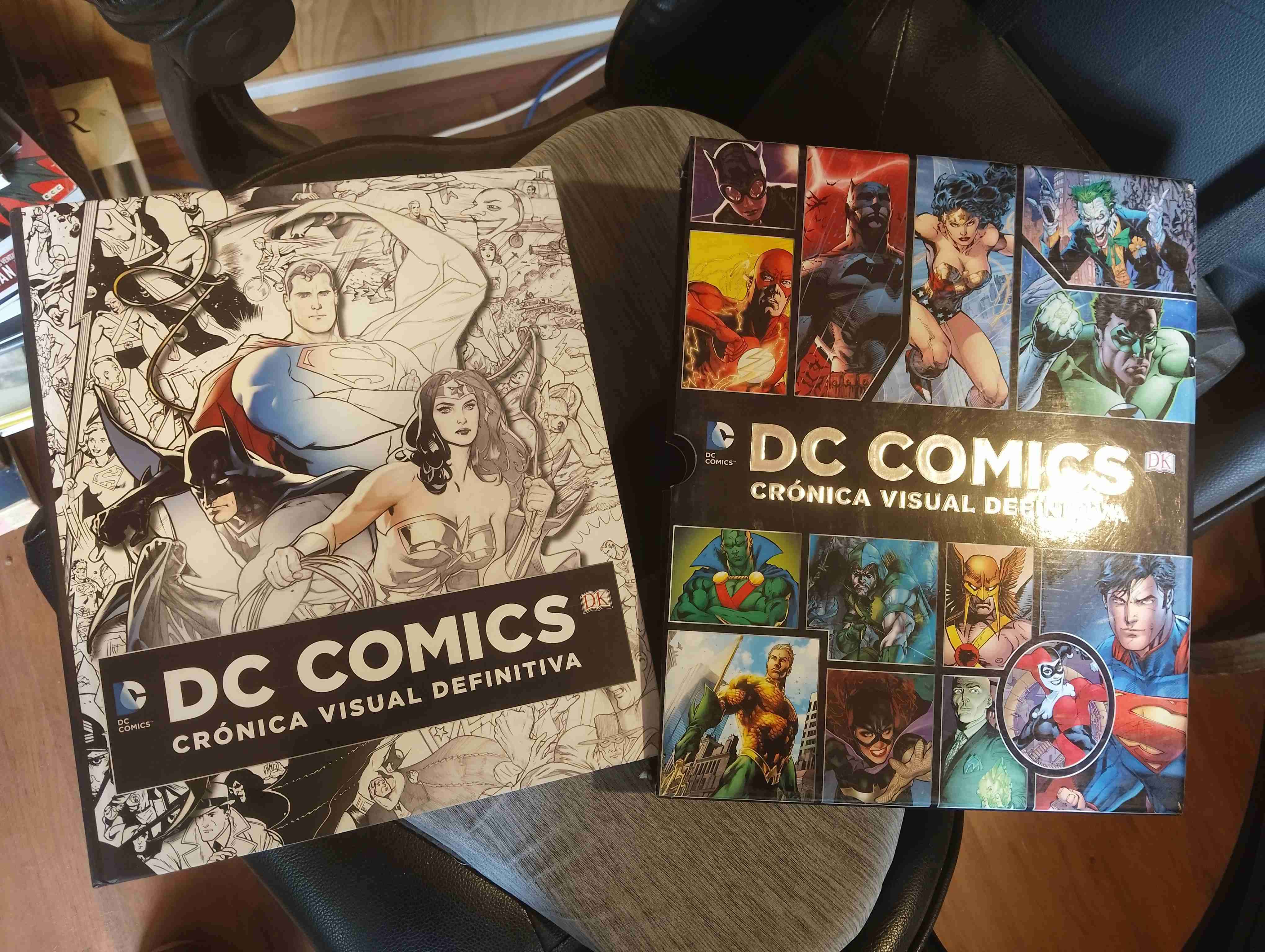 Libro DC Comics Crónica Visual - miniatura 3