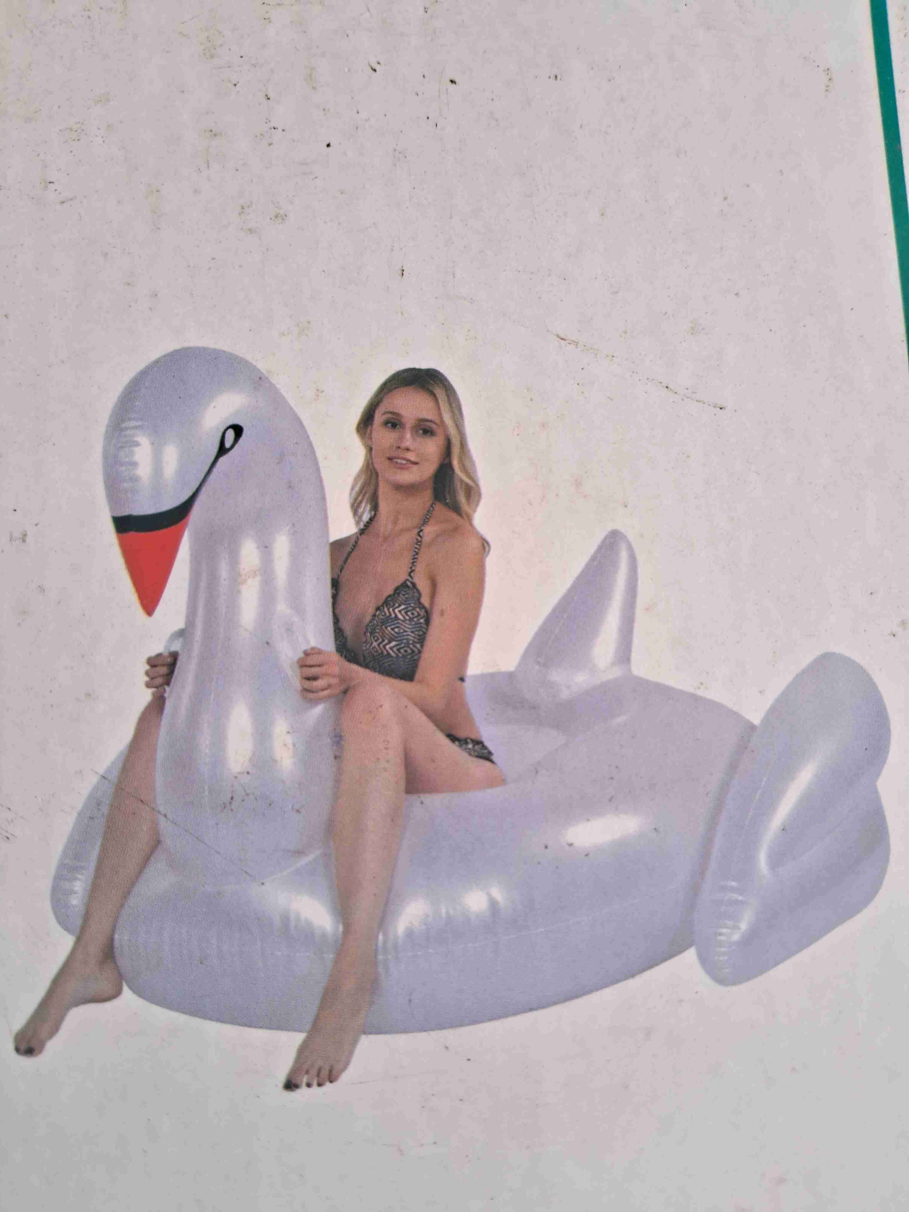 Flotador gigante en forma de cisne - miniatura 2