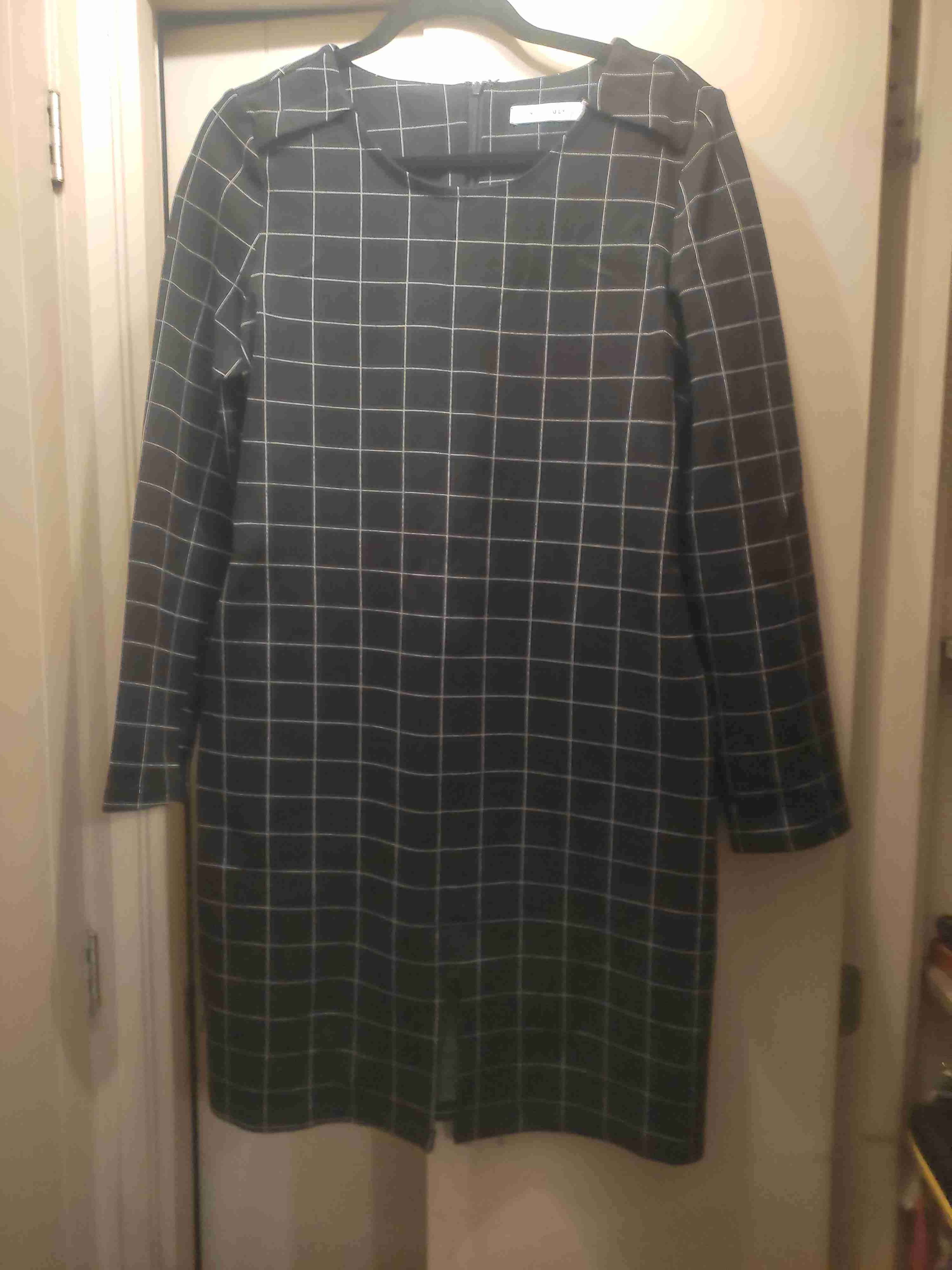 Vestido negro a cuadros elasticado