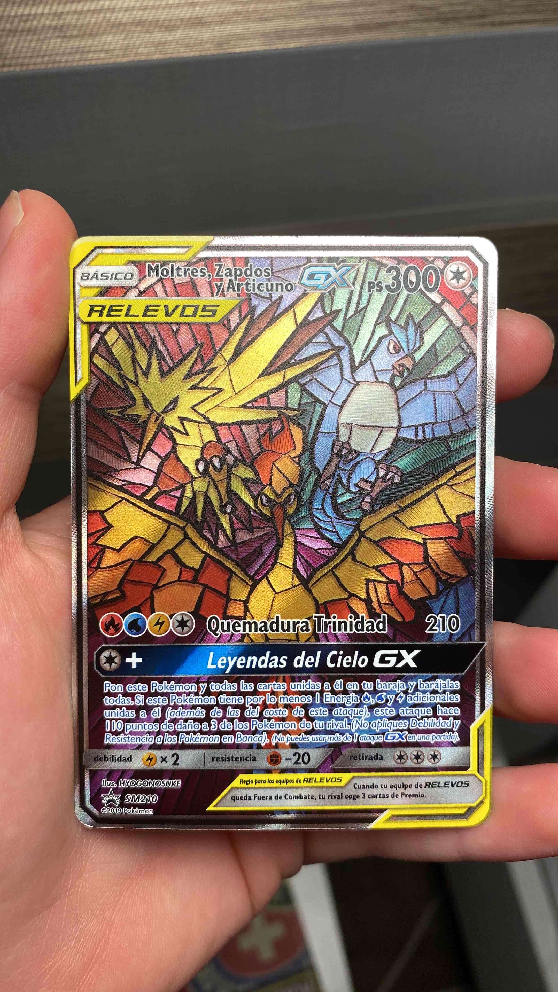 Carta Pokémon GX Moltres, Zapdos y Articuno