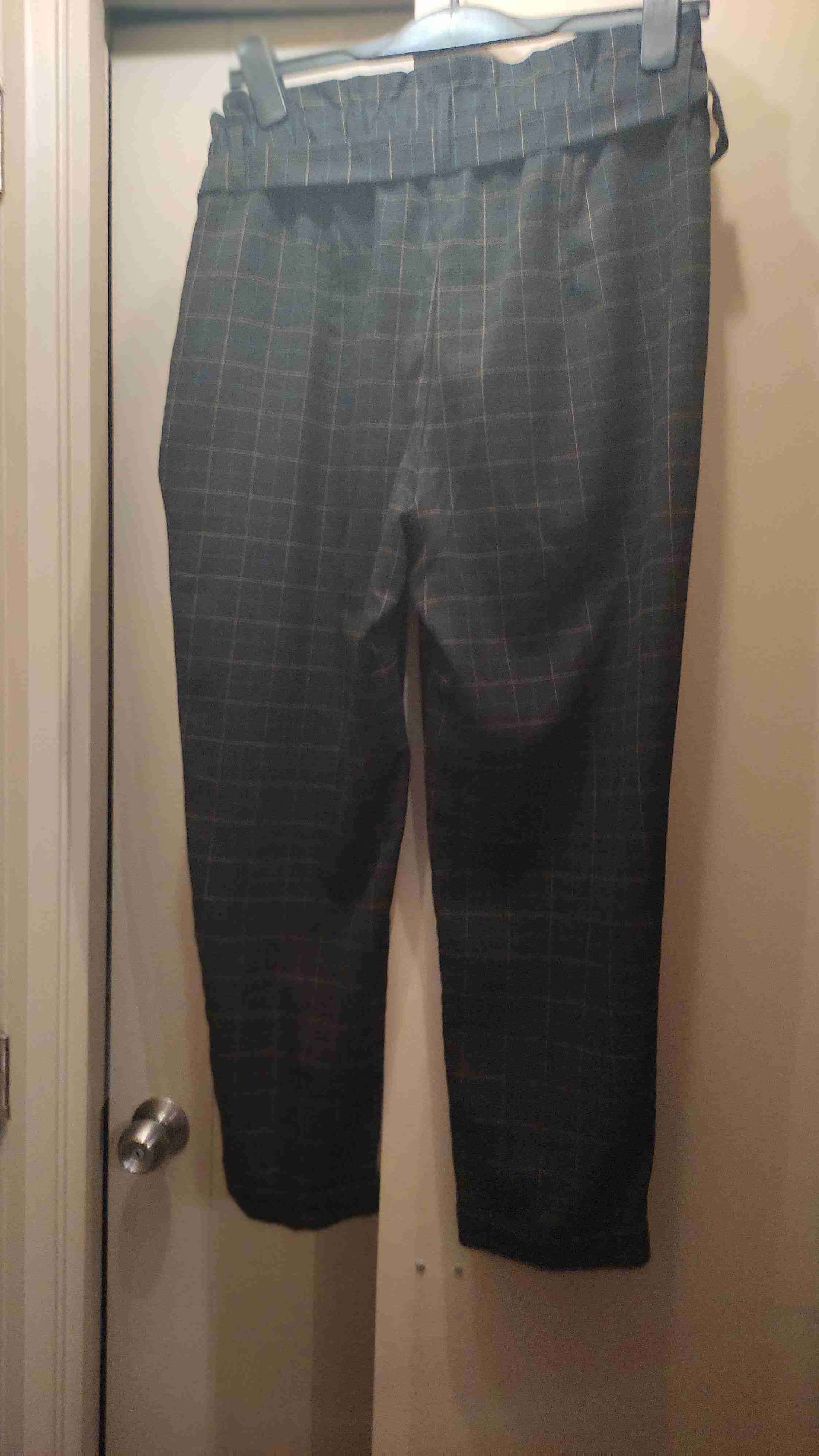 Pantalón de cuadros gris oscuro