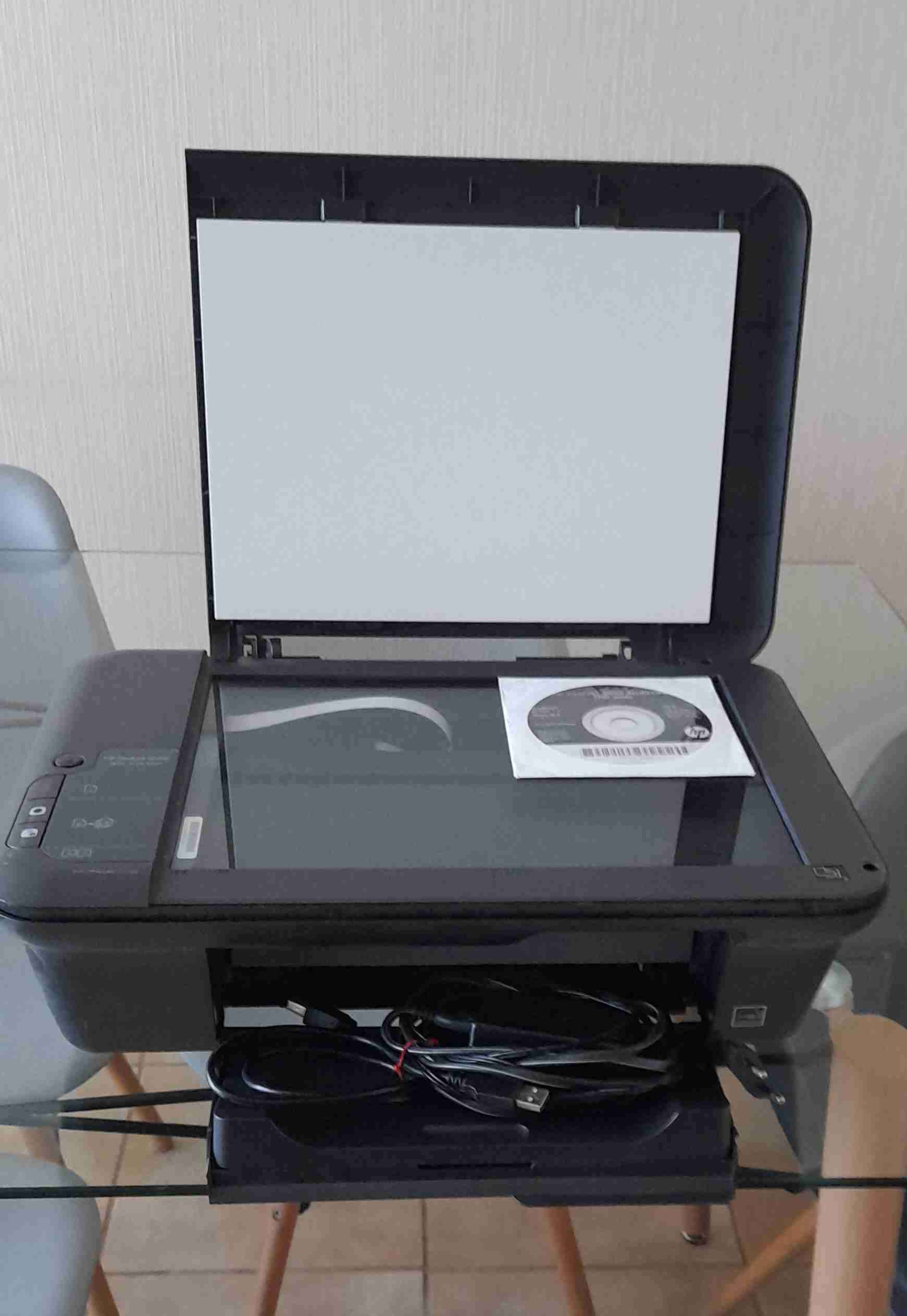 Impresora multifuncional HP Deskjet 2050 - miniatura 2
