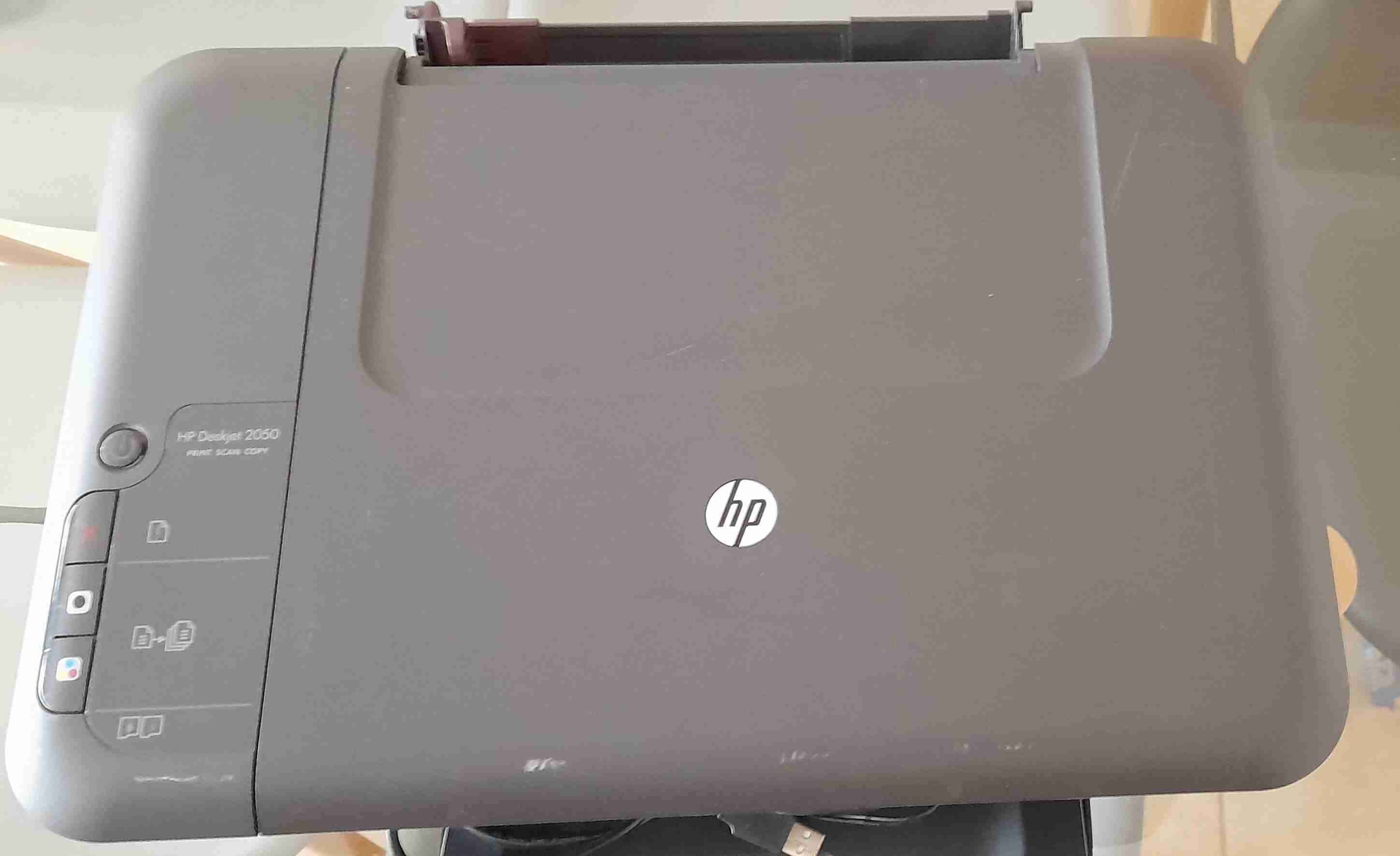 Impresora multifuncional HP Deskjet 2050 - miniatura 3
