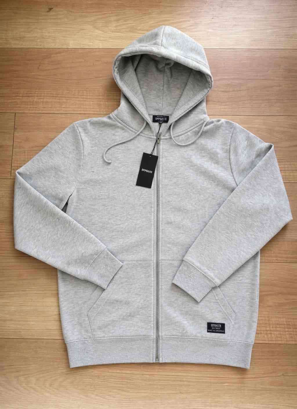 Polerón gris con capucha Opposite