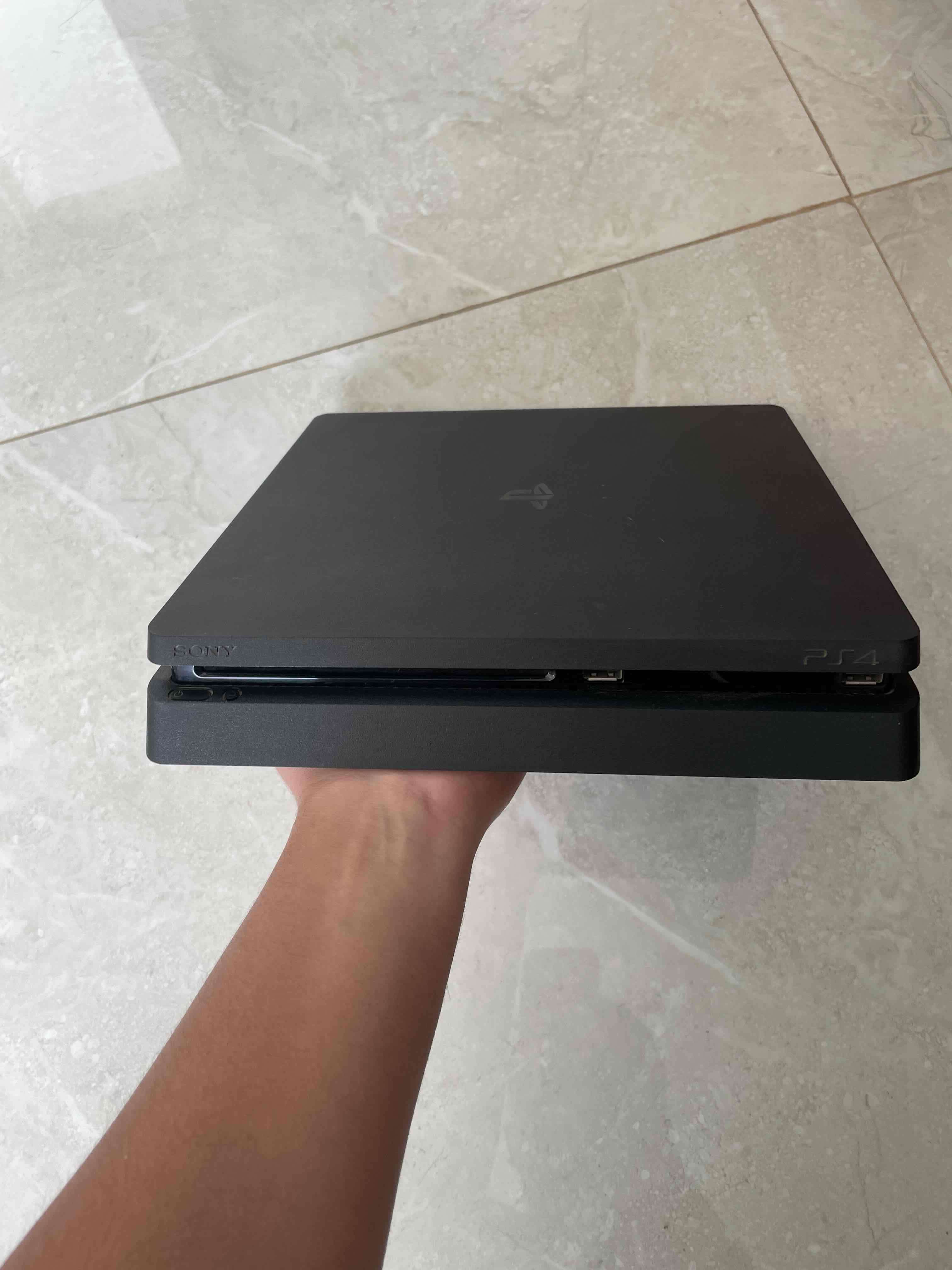 Consola PlayStation 4 negra - miniatura 2