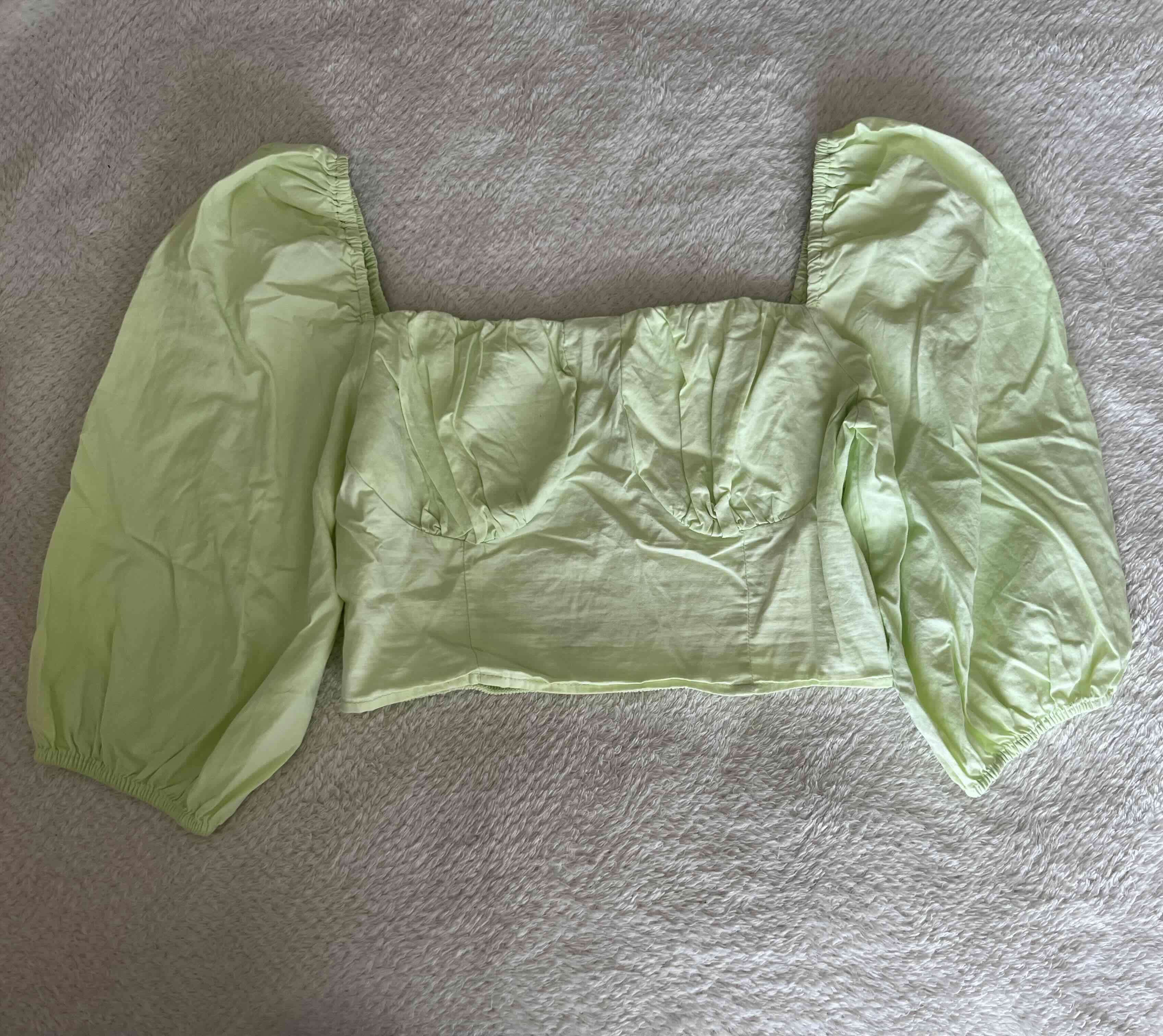 Blusa verde limón con mangas