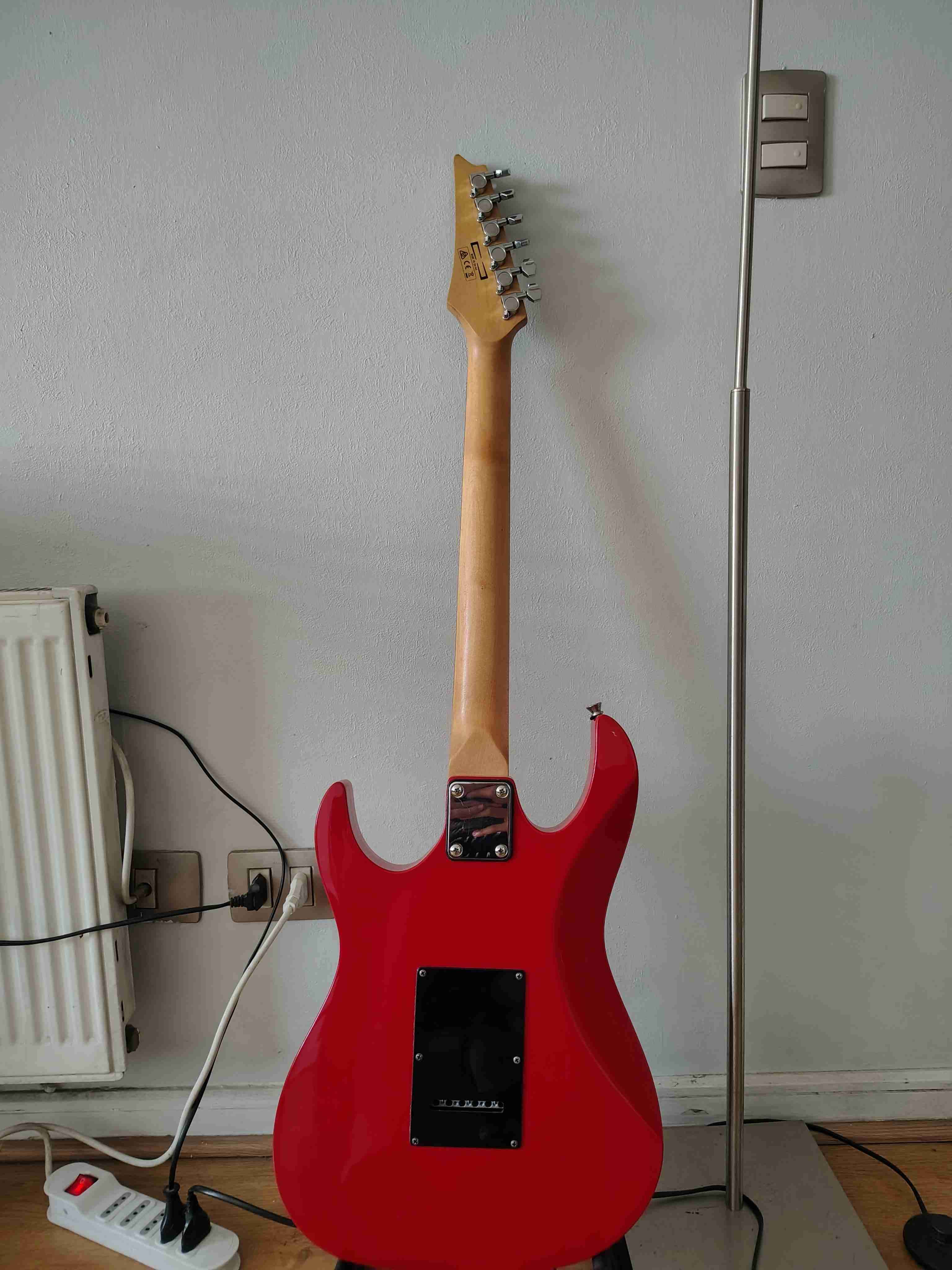 Guitarra eléctrica Ibanez + Bolsa - miniatura 4