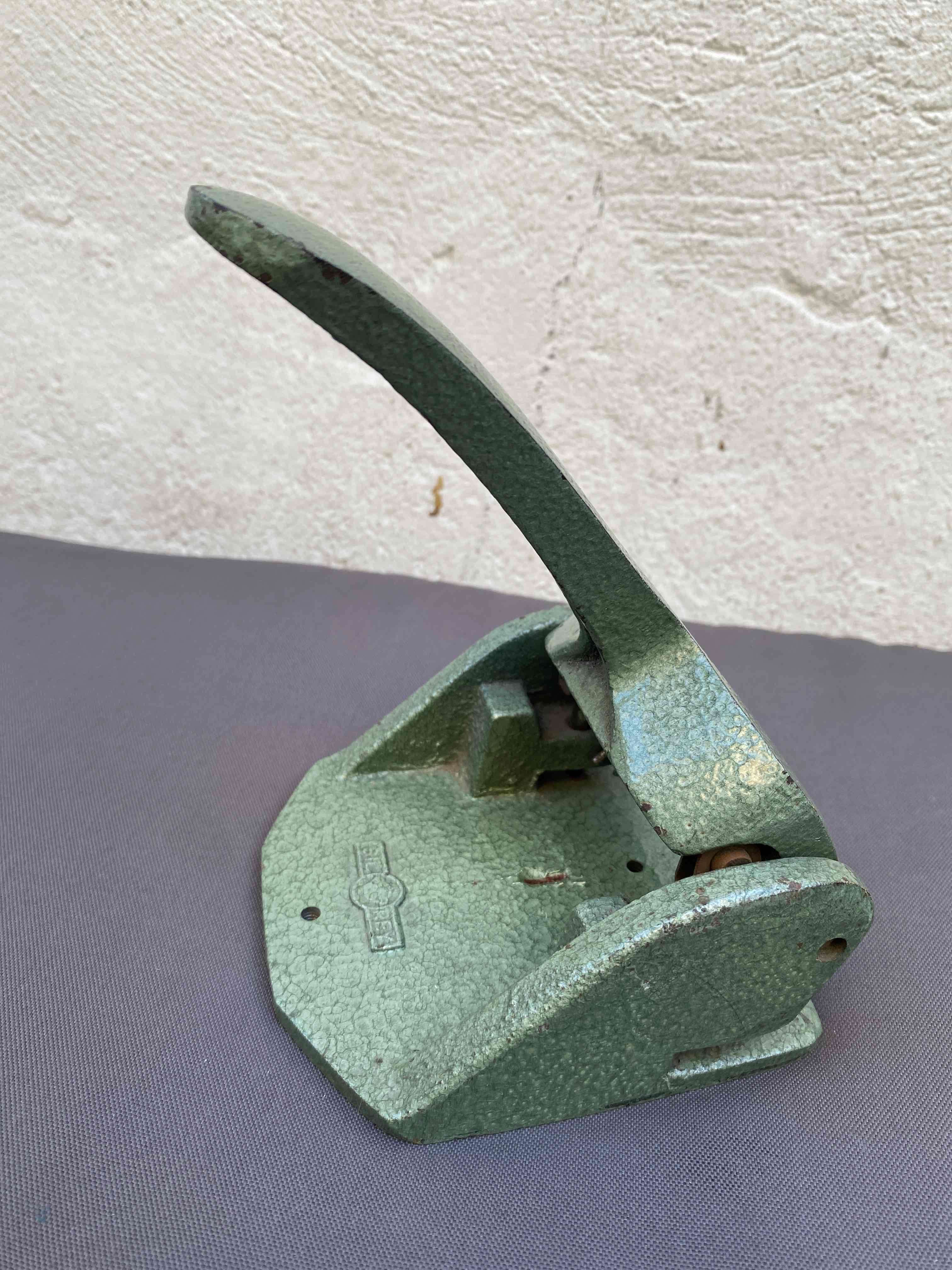 Perforadora vintage metálica verde Marca Sil Rey - miniatura 6