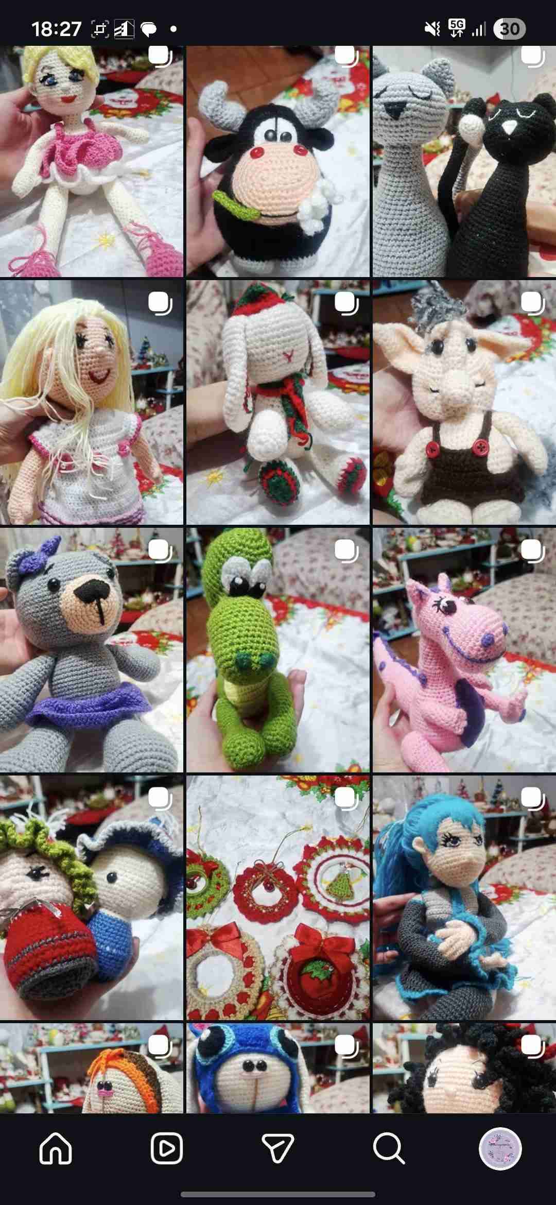 Muñeco de amigurumi colorido - miniatura 2