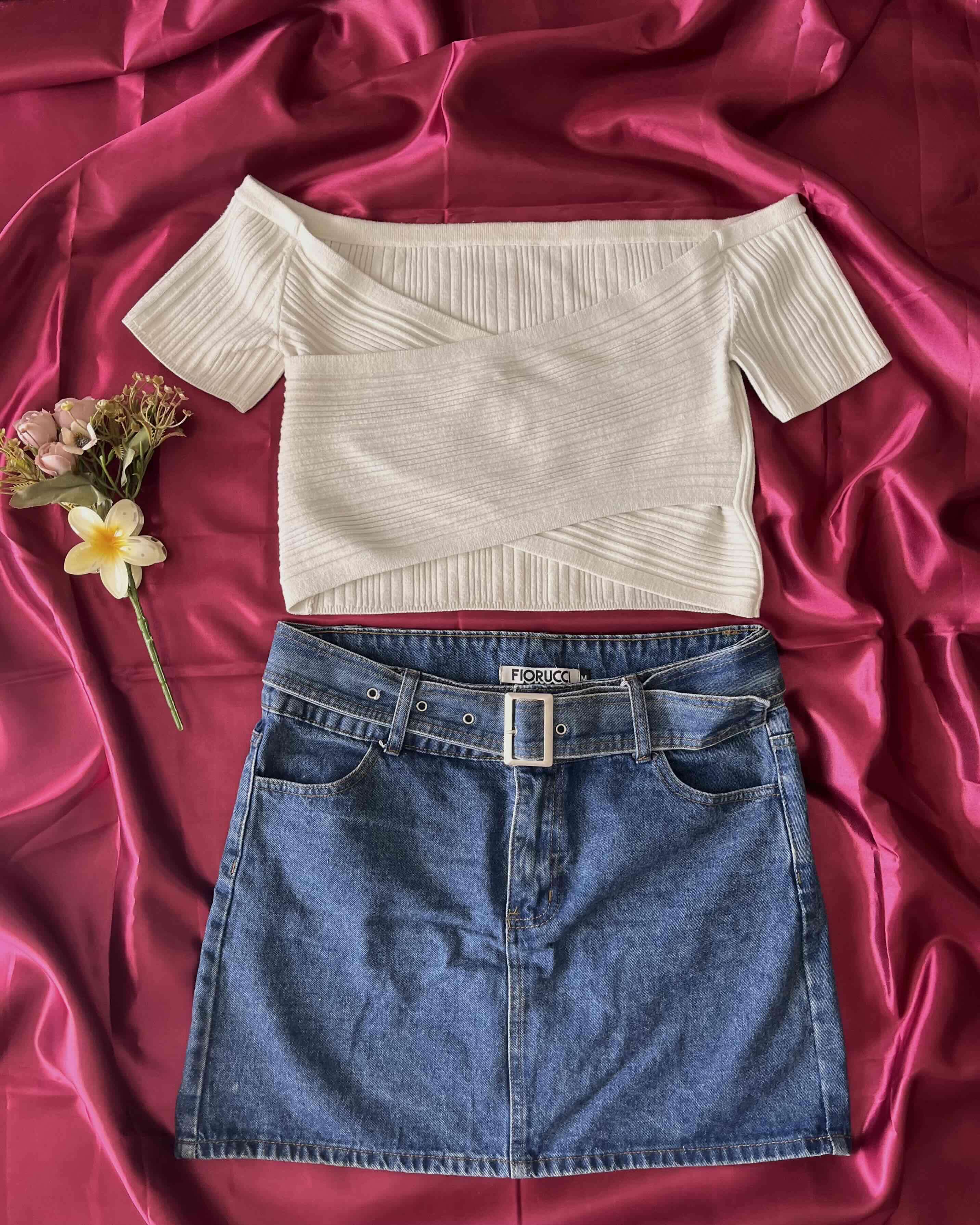 Conjunto top blanco y falda denim