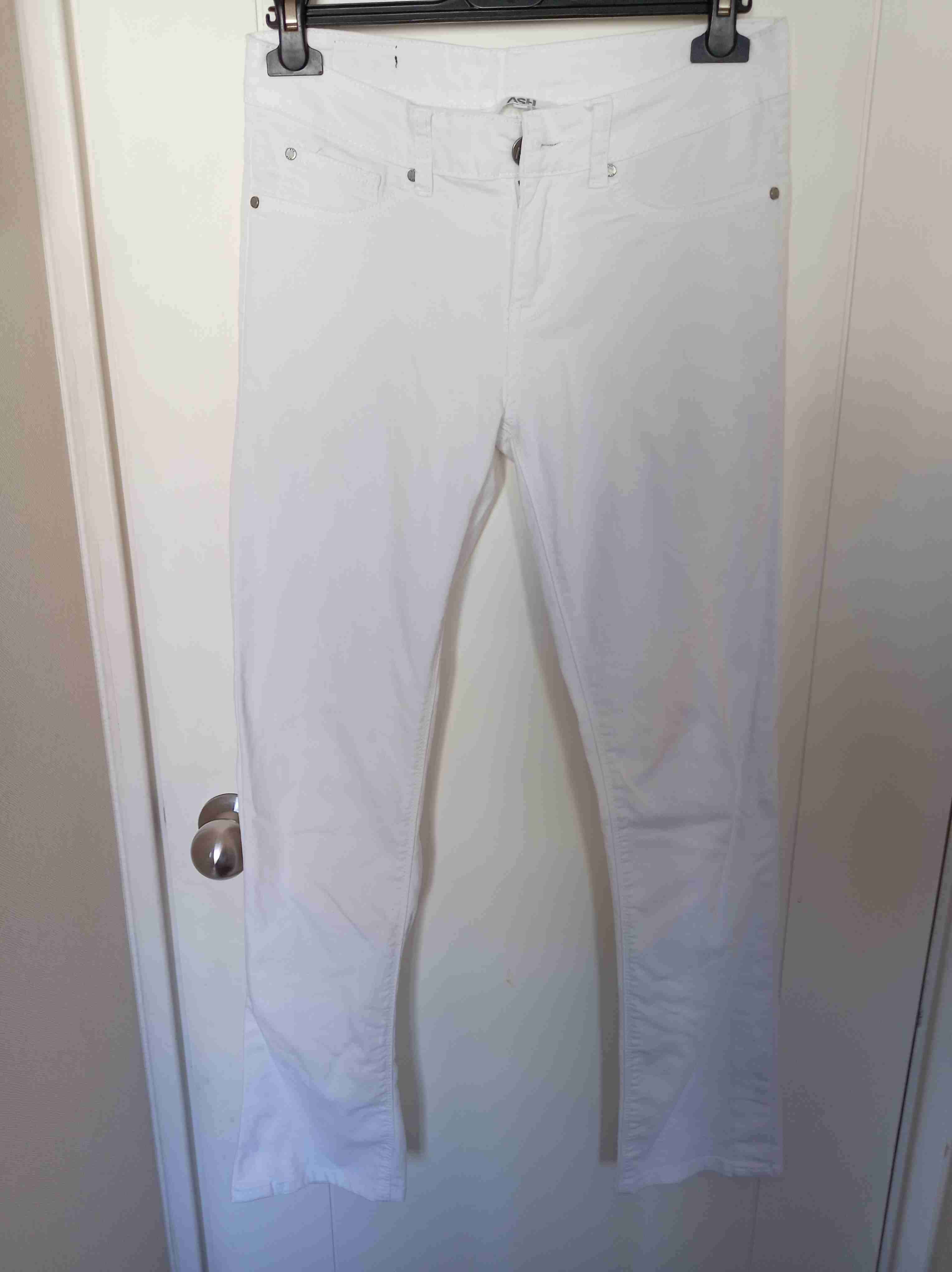 Pantalones blancos de mujer