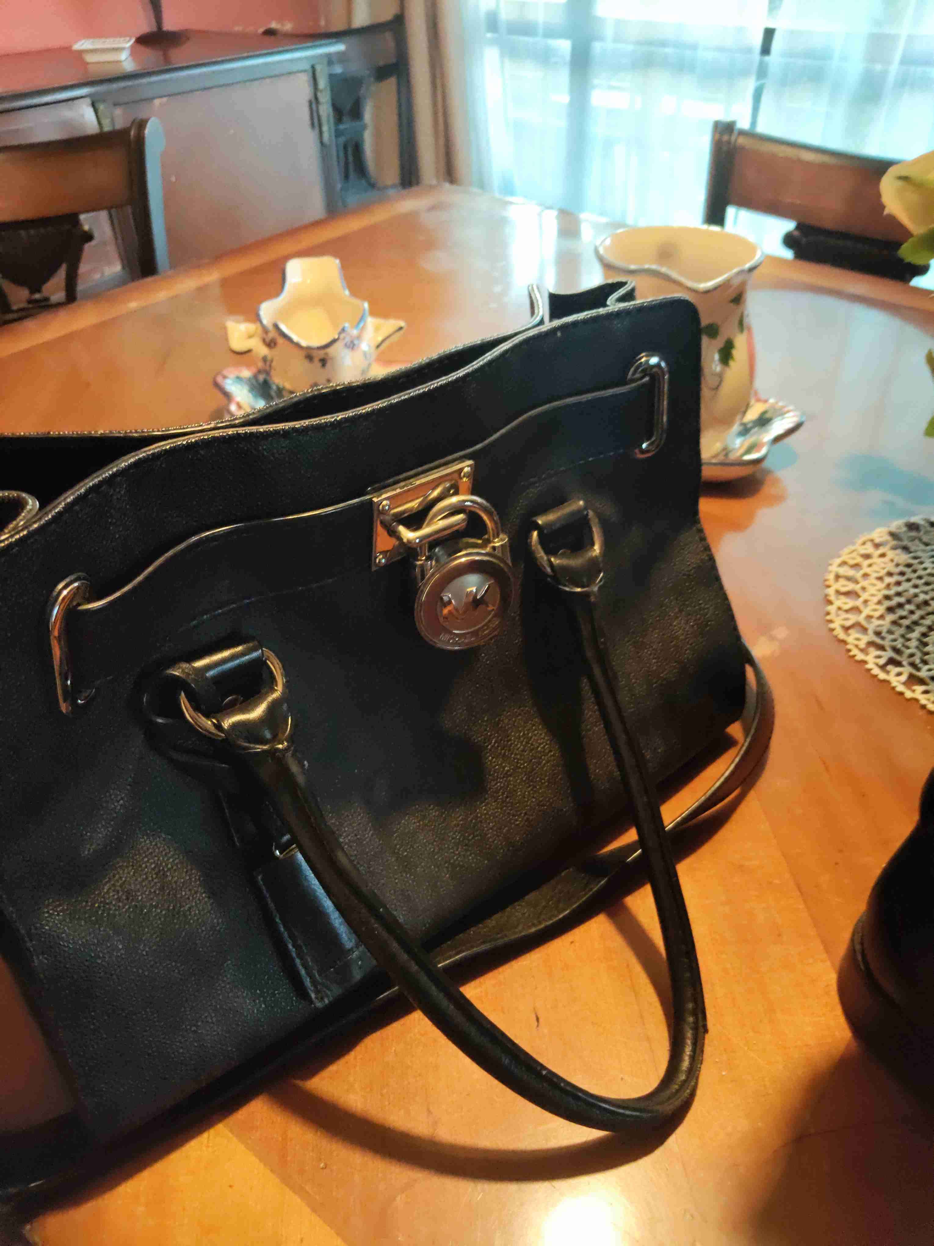 Cartera negra elegante