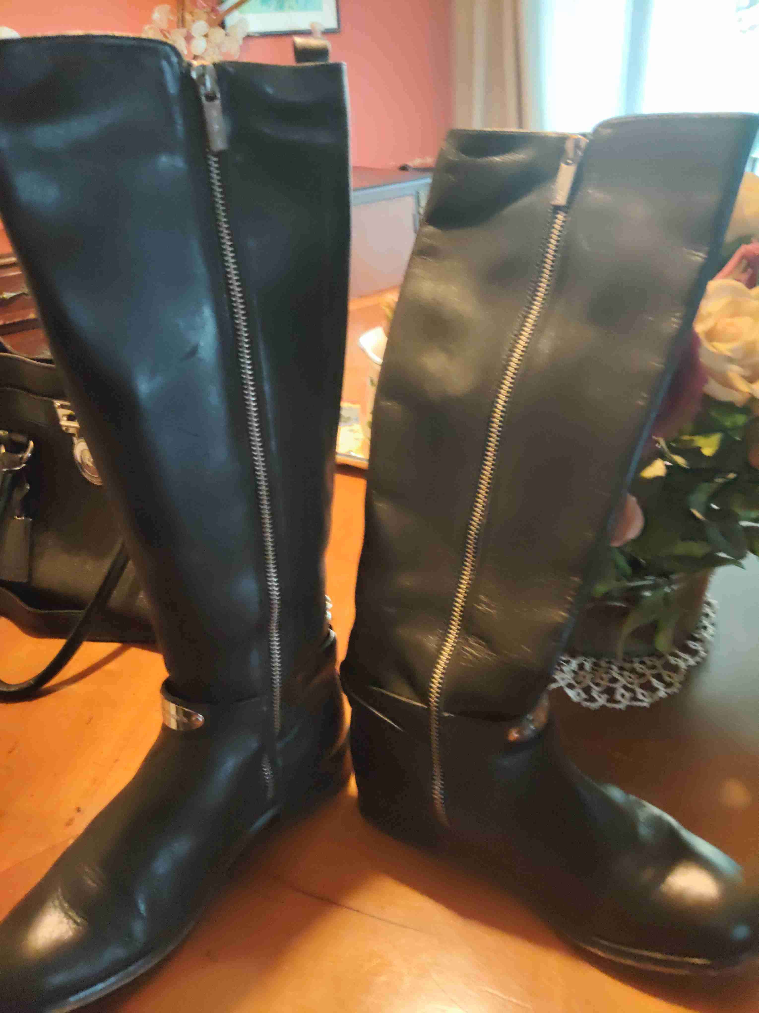 Bota larga negra con hebilla - miniatura 2