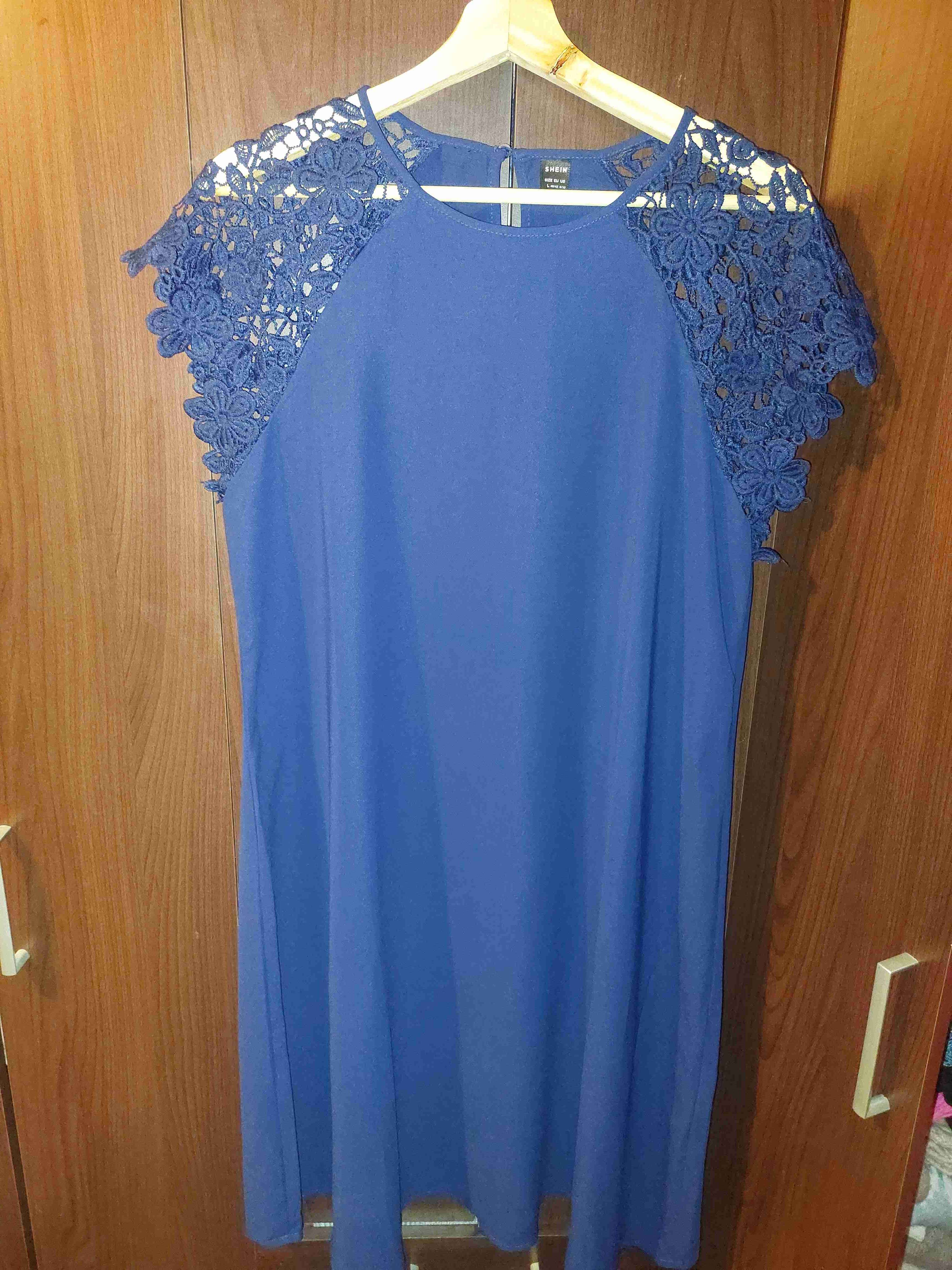 Vestido azul con encaje floral - miniatura 3