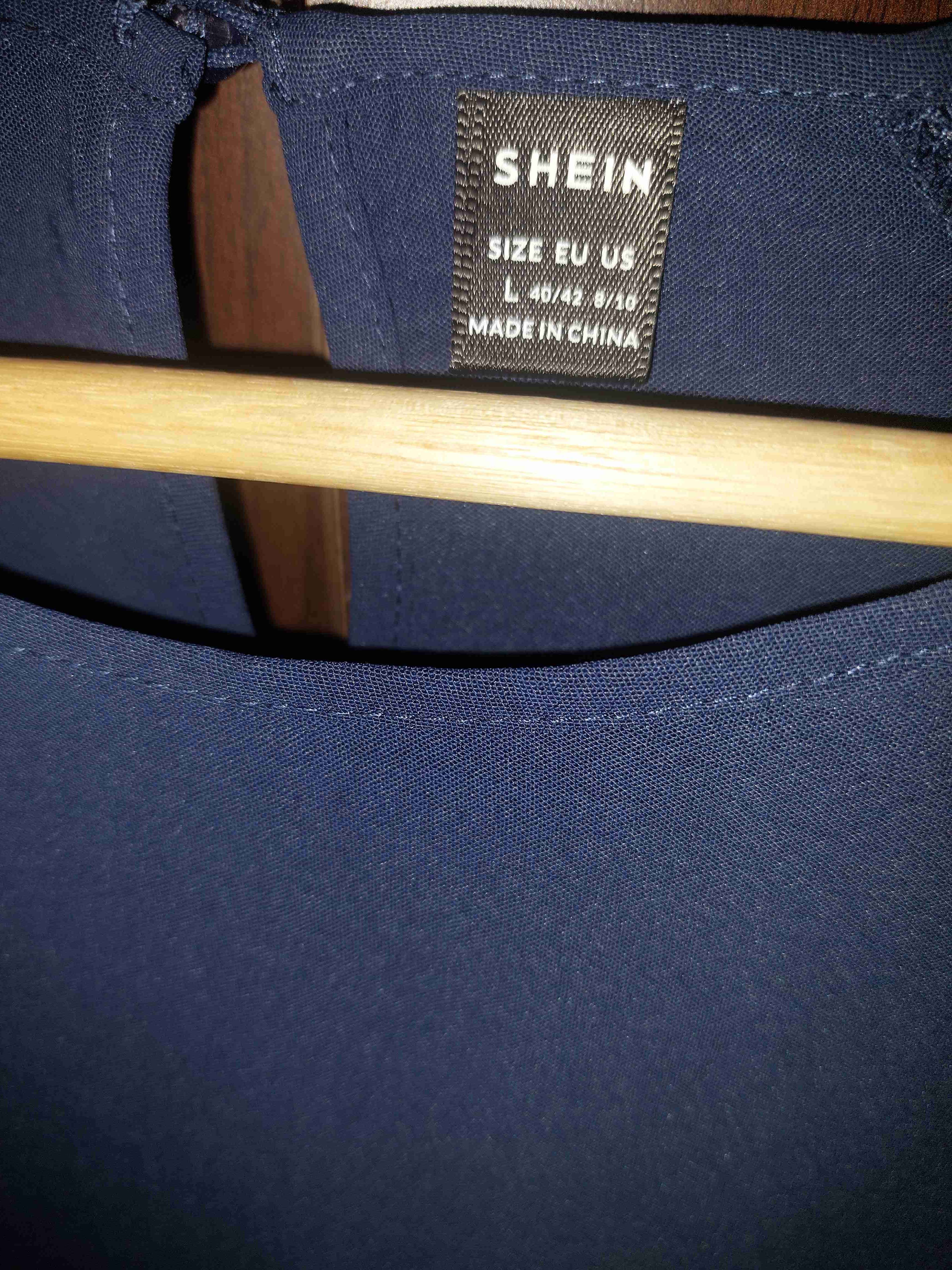 Vestido azul con encaje floral - miniatura 4