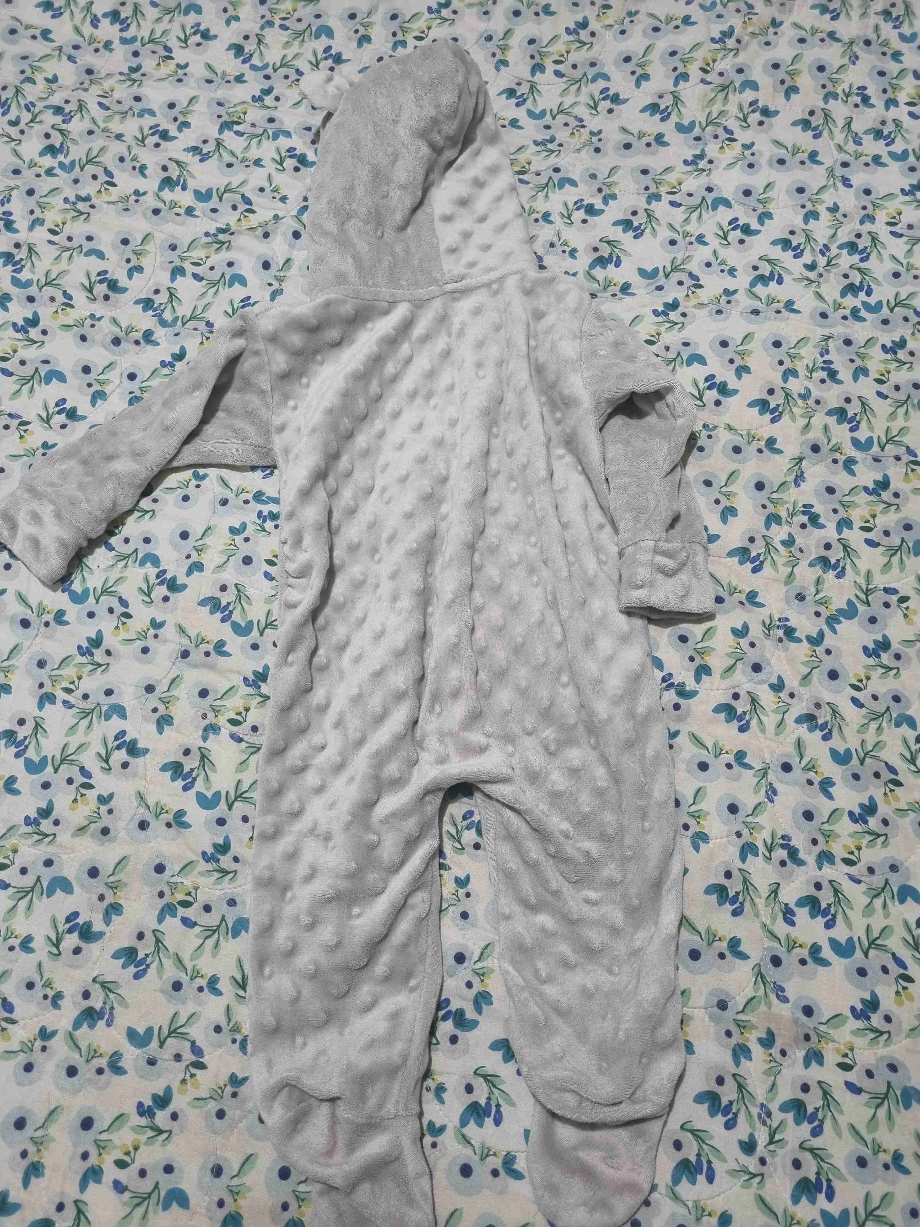 Monito de bebé gris con elefante - miniatura 3