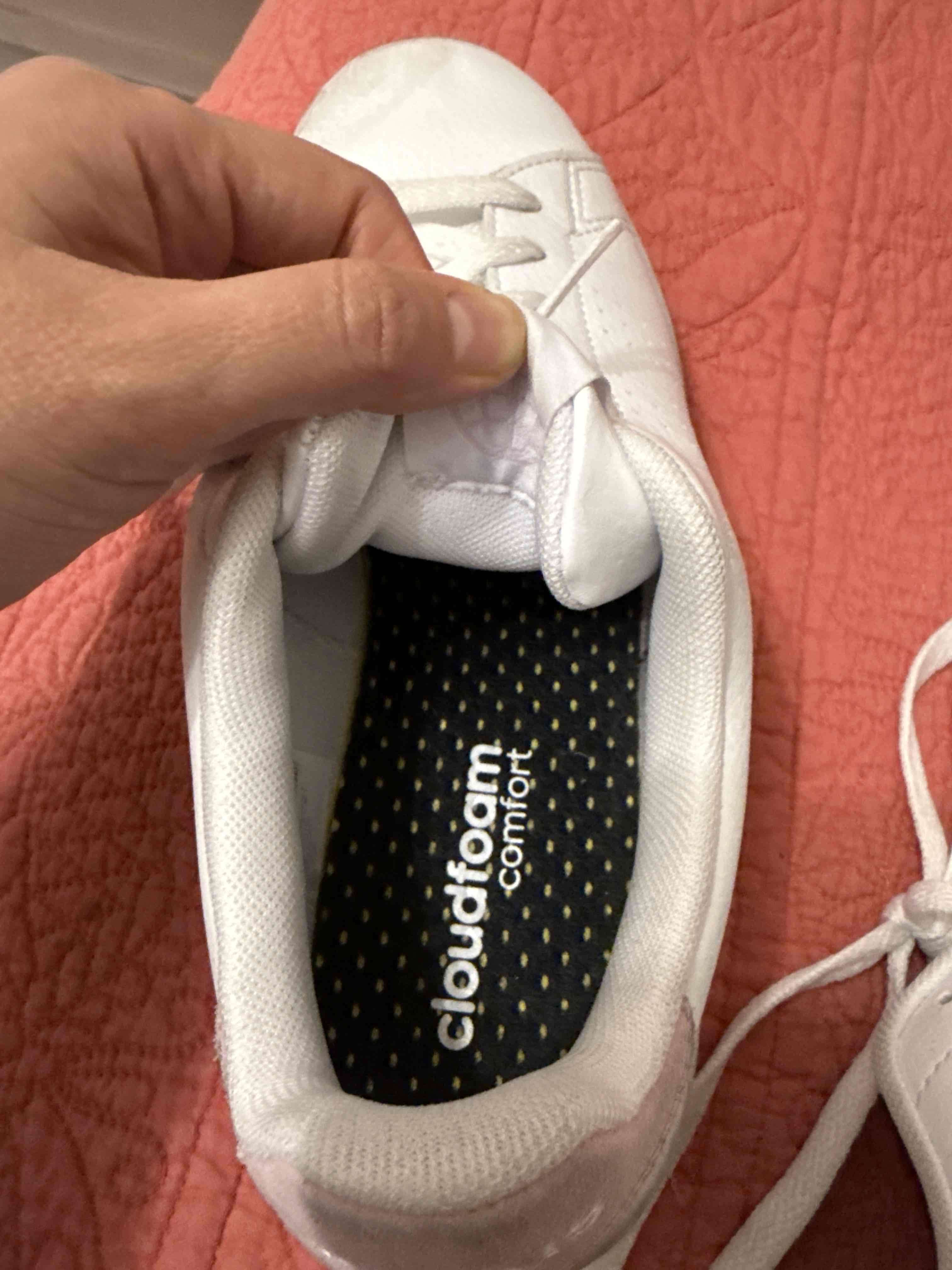 Zapatillas blancas deportivas - miniatura 3