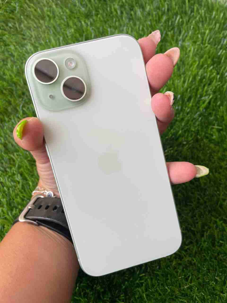 iPhone 15 como nuevo