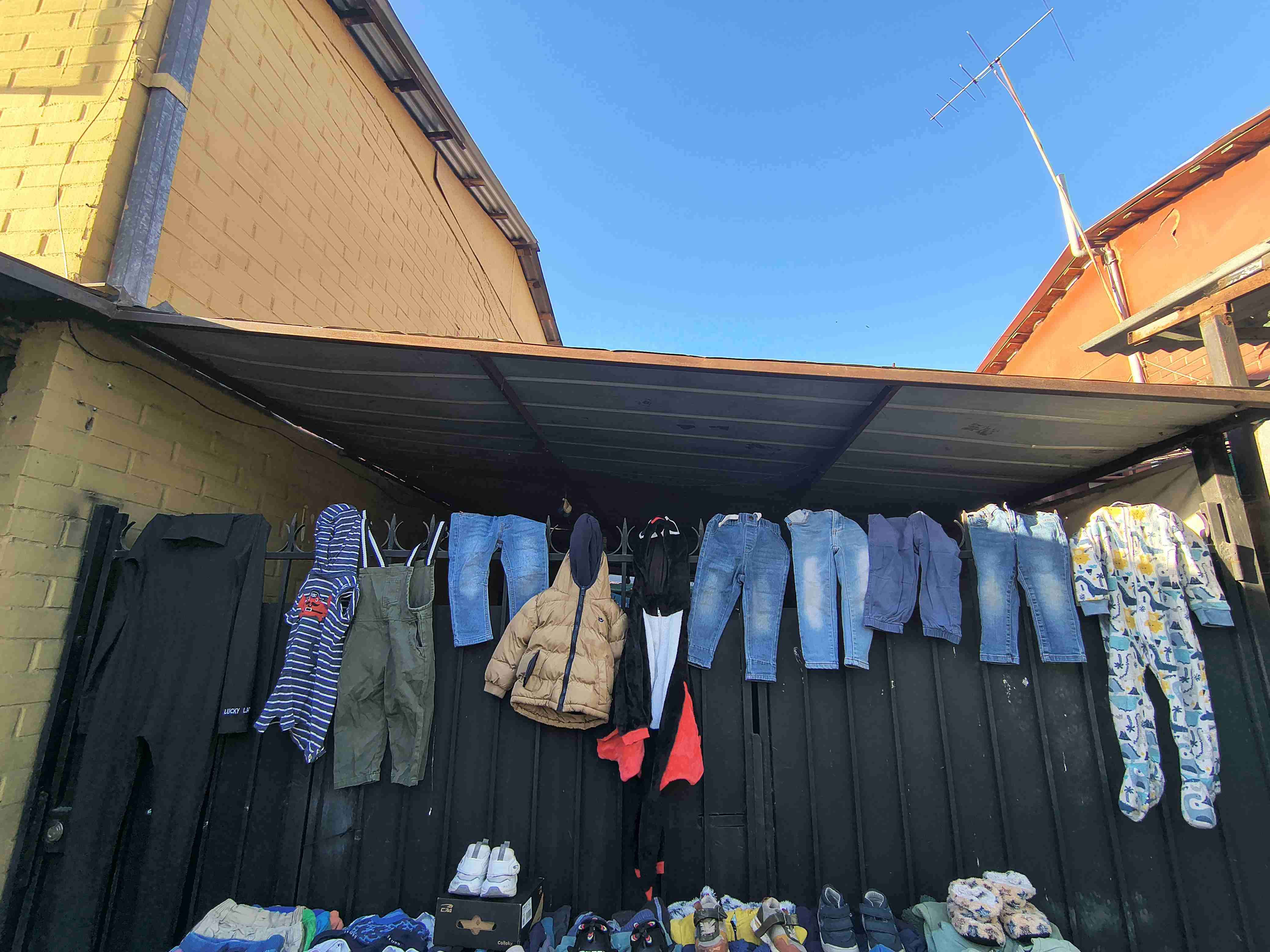 Ropa infantil variedad de estilos - miniatura 2