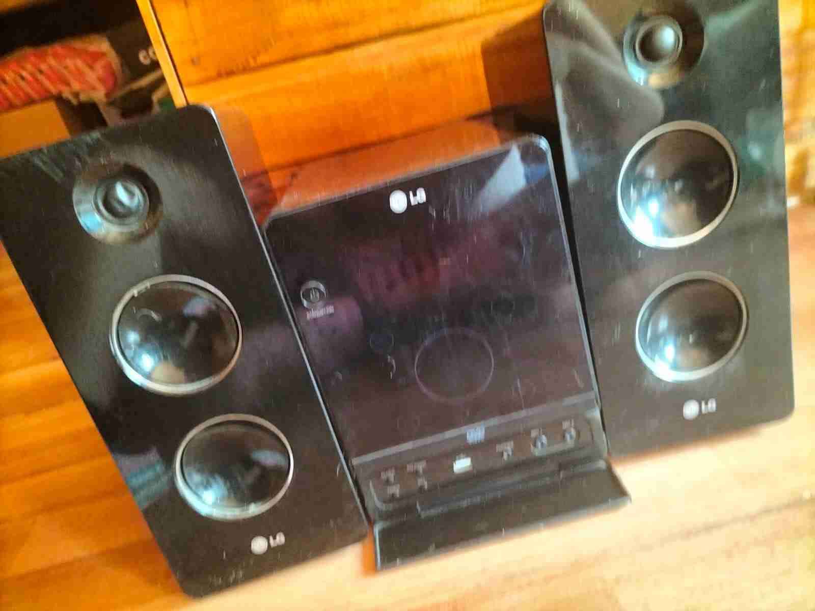 Reproductor DVD LG negro - miniatura 2