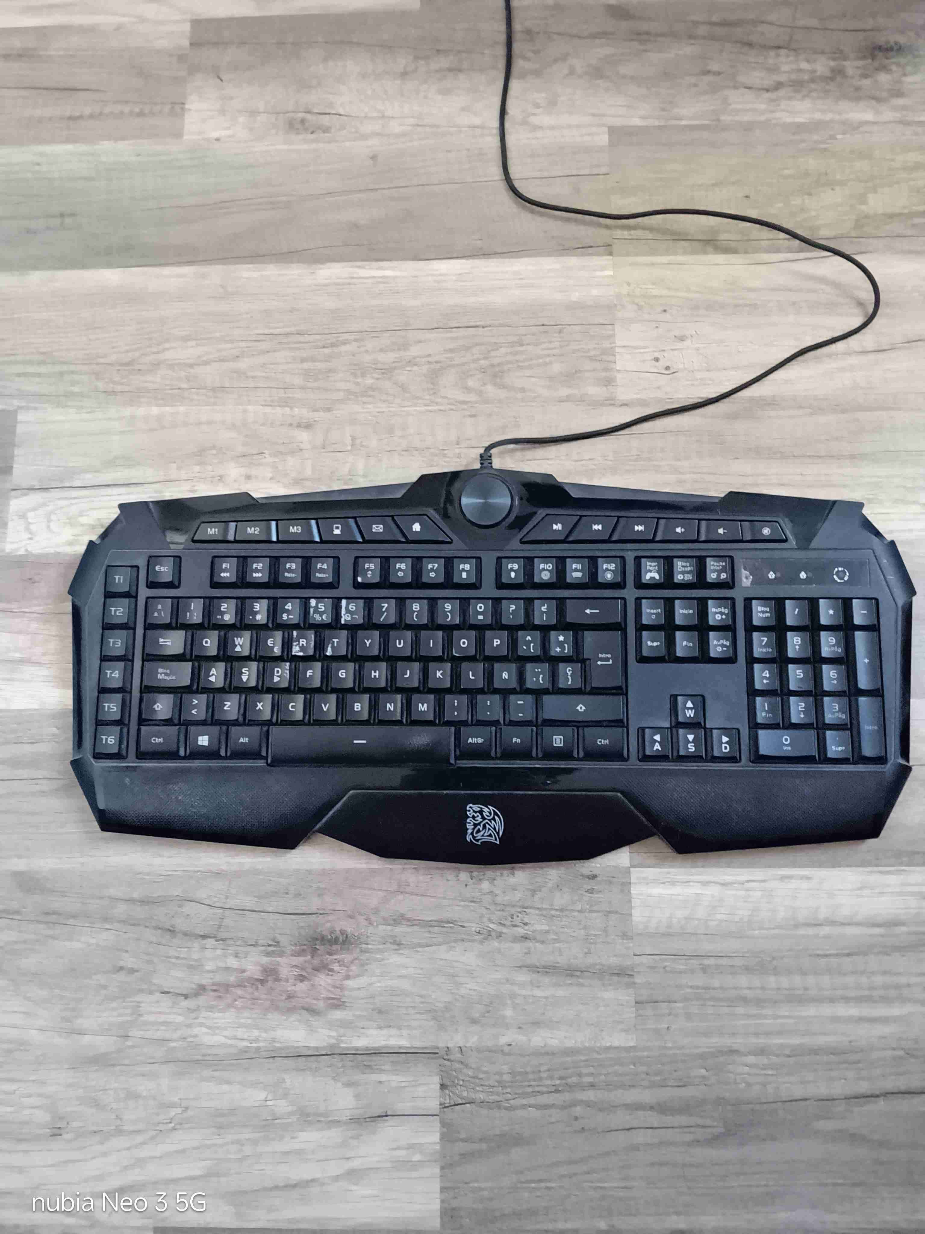 Teclado gamer Challenger - miniatura 2