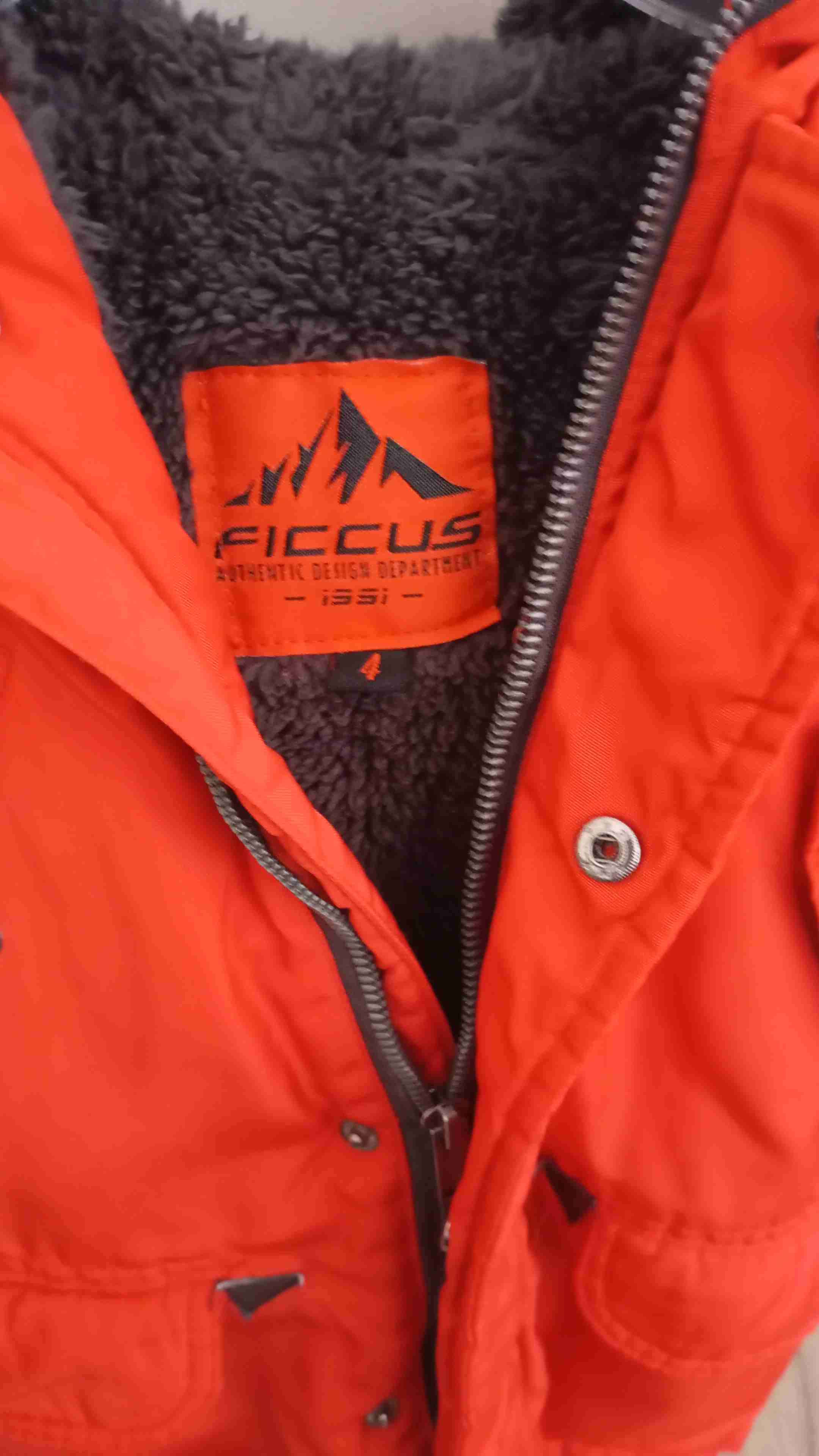 Chaqueta naranja con interior polar