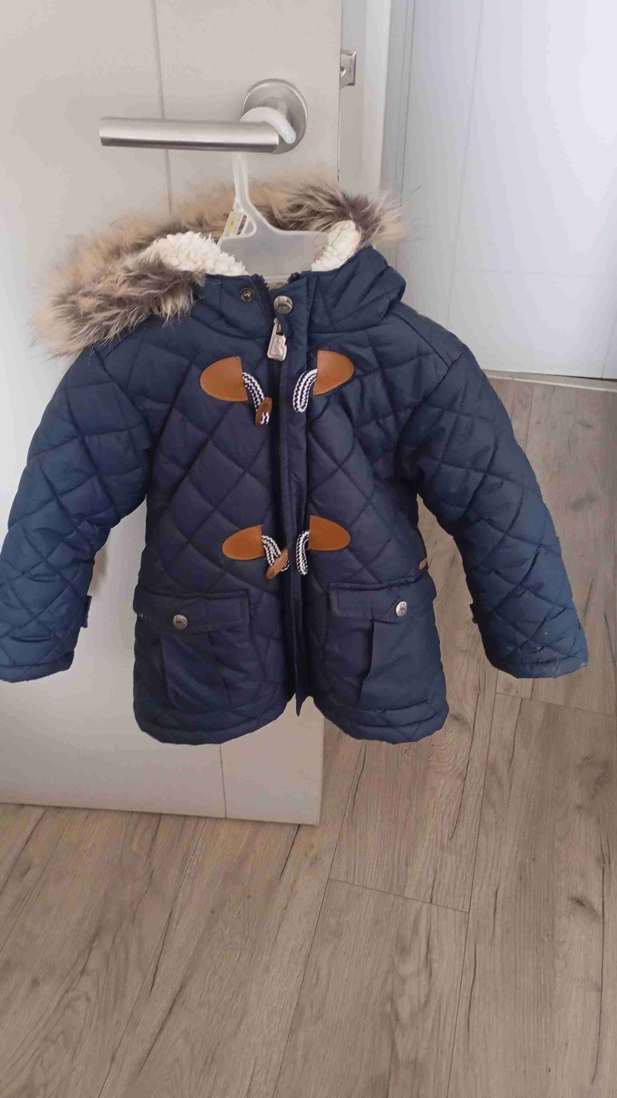 Abrigo infantil con capucha azul