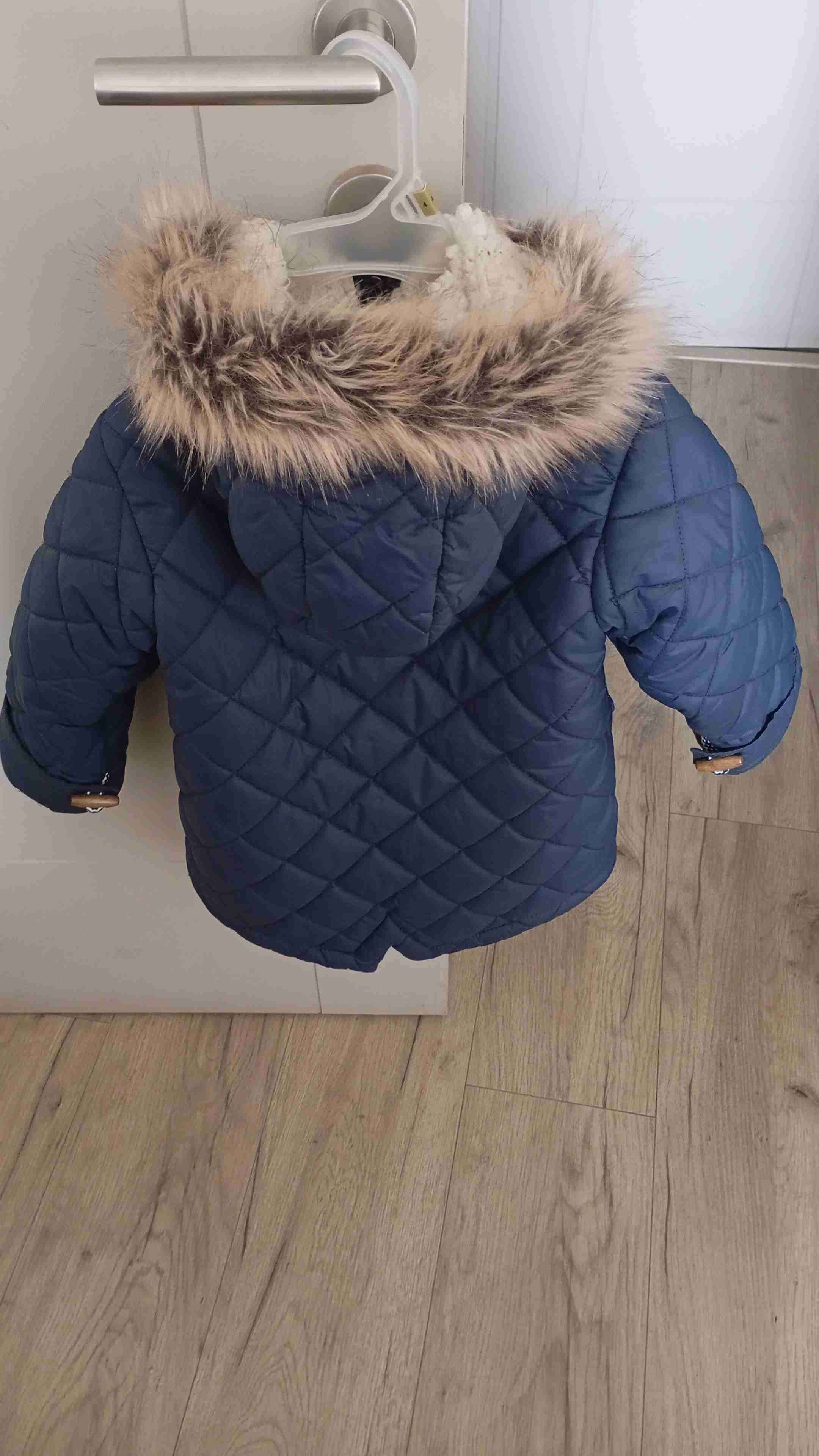 Abrigo infantil con capucha azul - miniatura 2