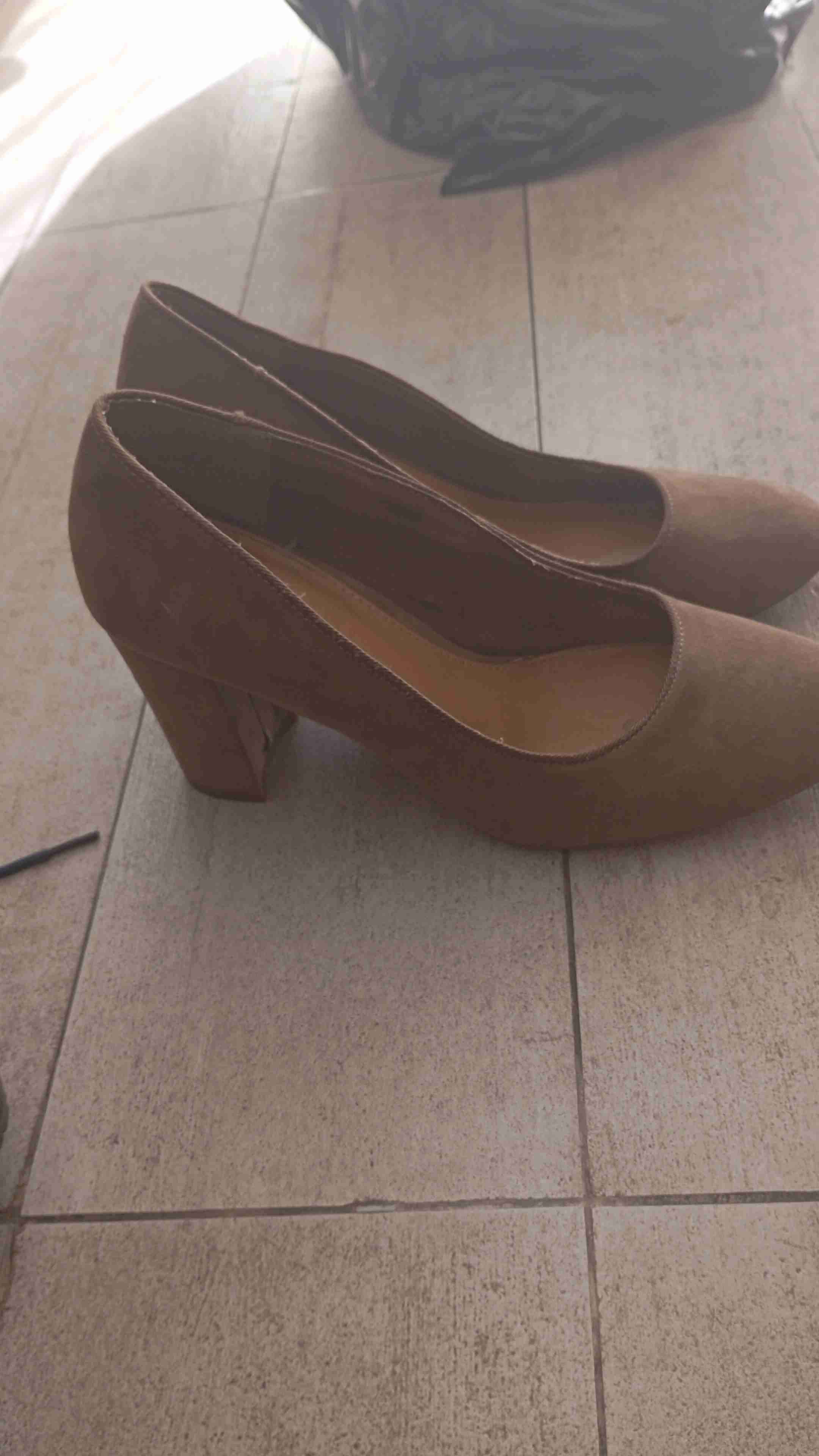 Zapatos café de tacón medio - miniatura 2