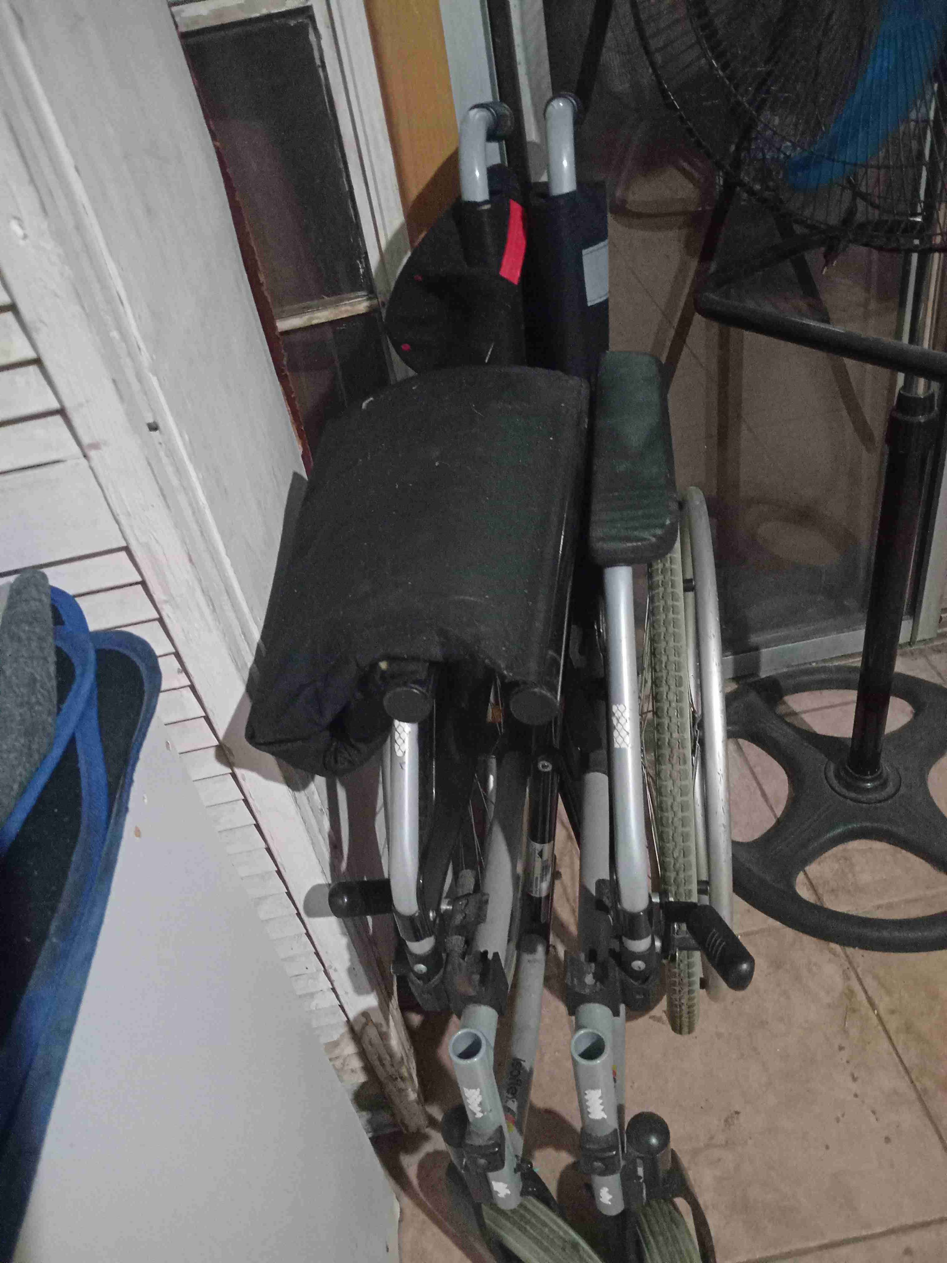 Silla de ruedas plegable