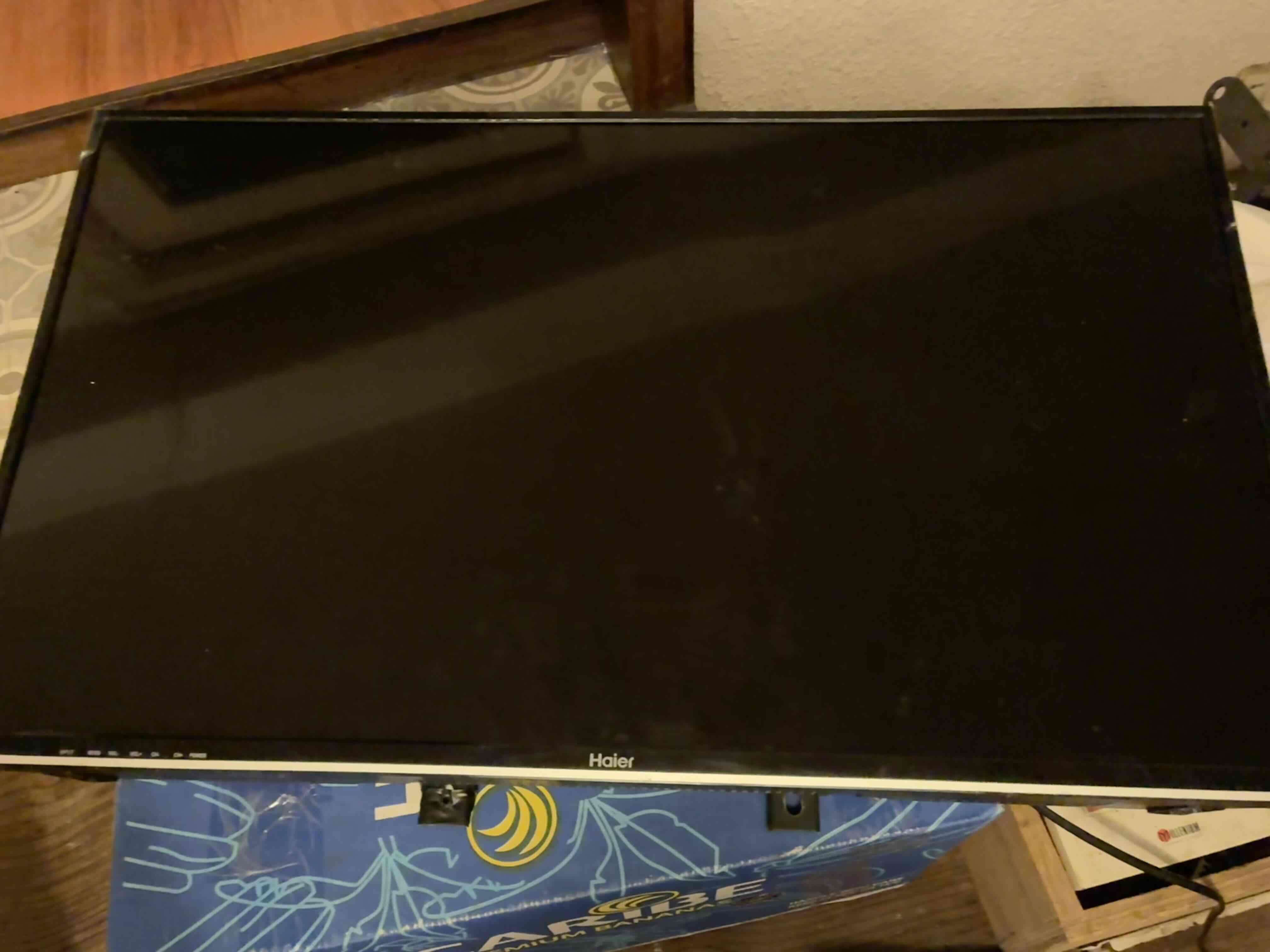 Monitor AOC de 24 pulgadas - miniatura 4