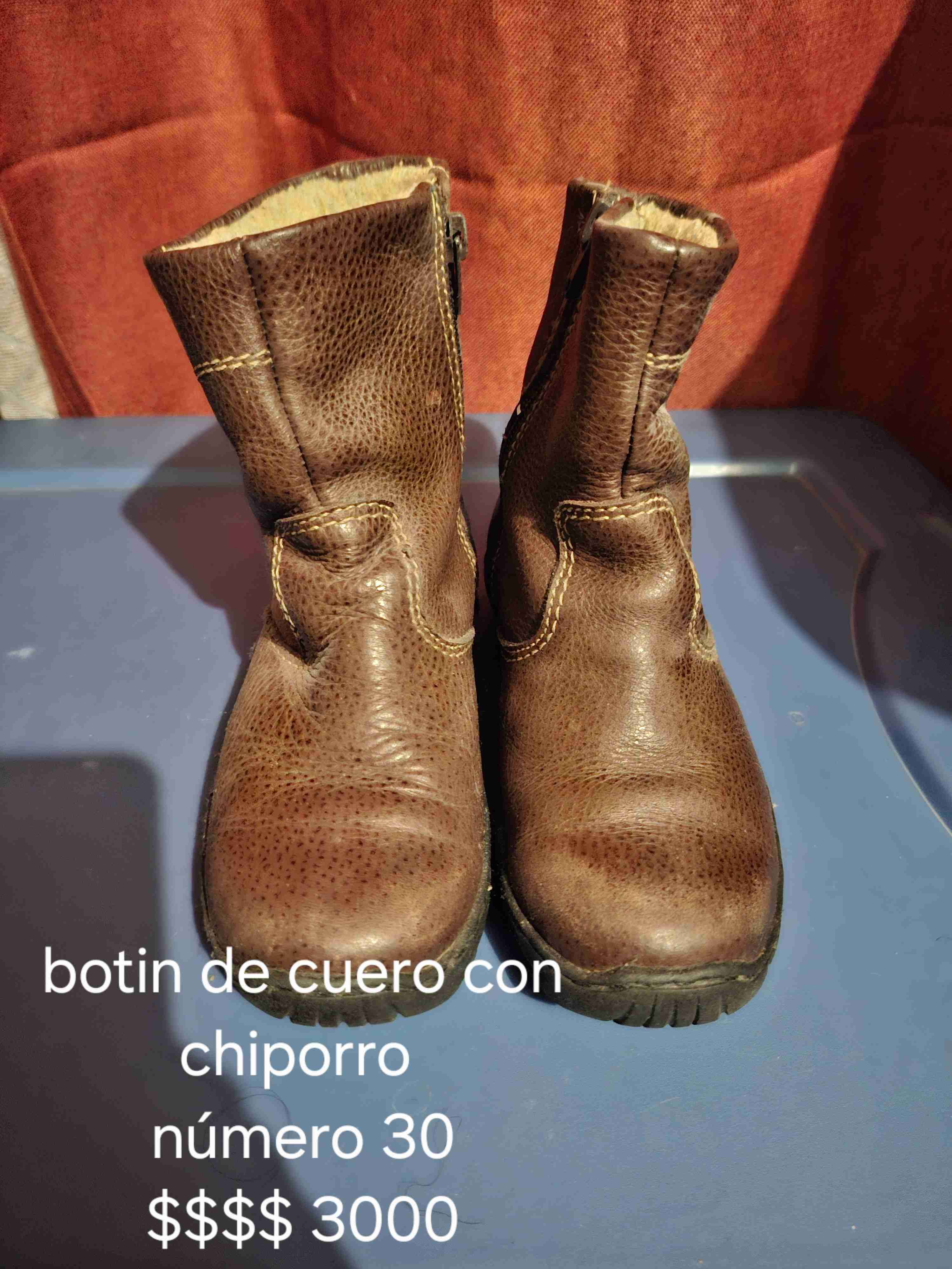 Botines de cuero con chiporro