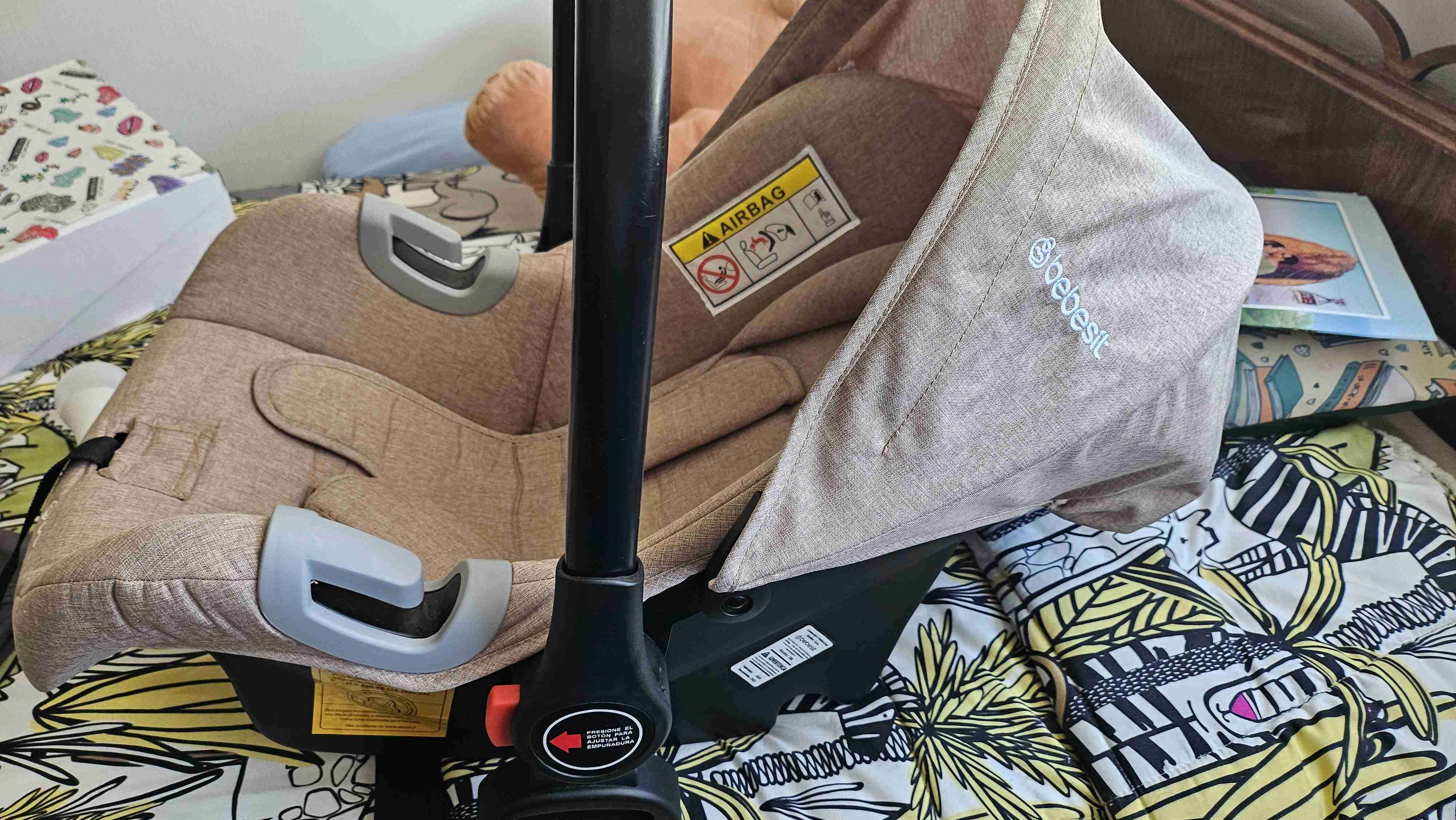 Silla de auto para bebé beige - miniatura 2